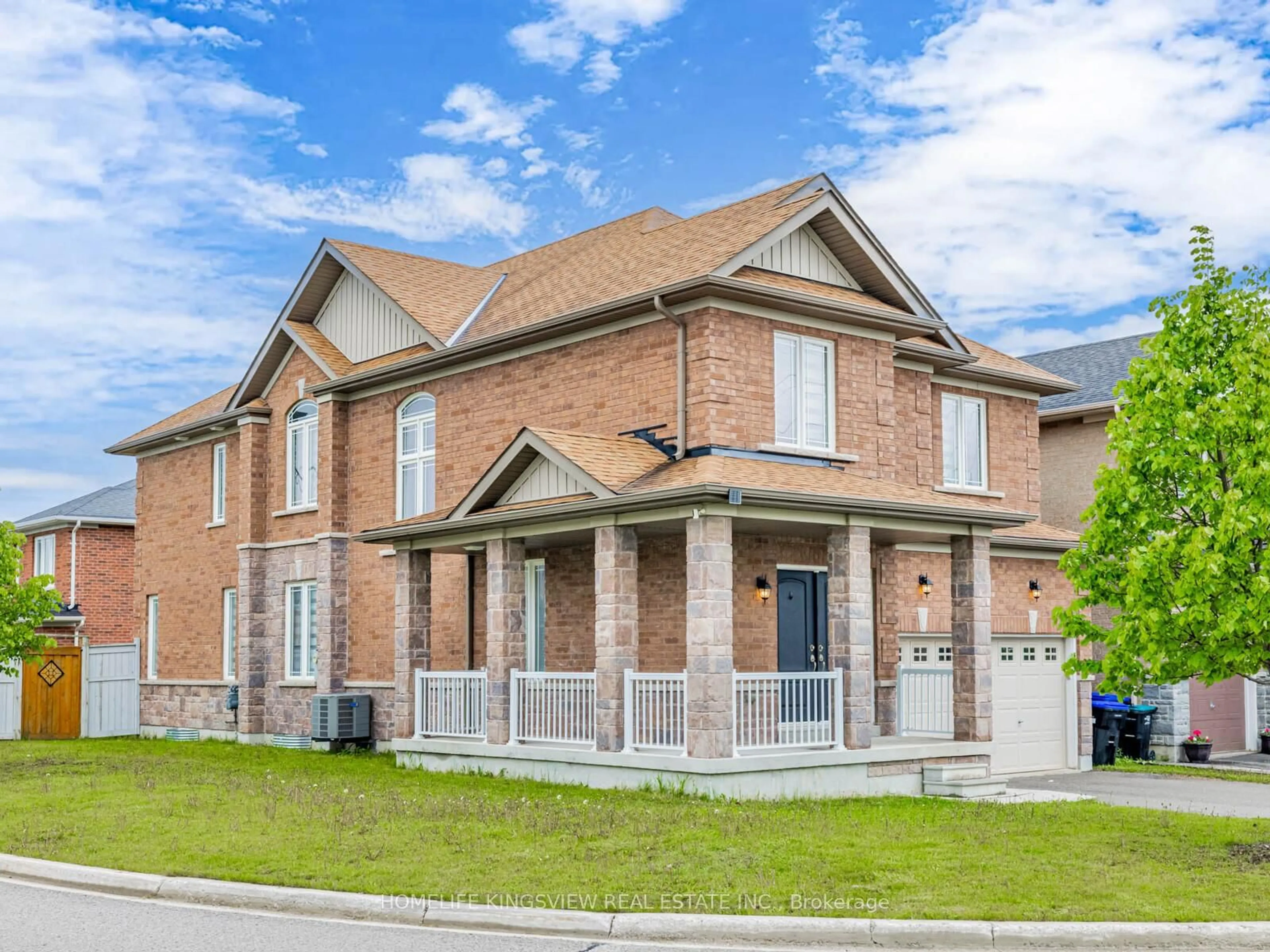 Home with brick exterior material, street for 105 Hopkins Cres, Bradford West Gwillimbury Ontario L3Z 2A4
