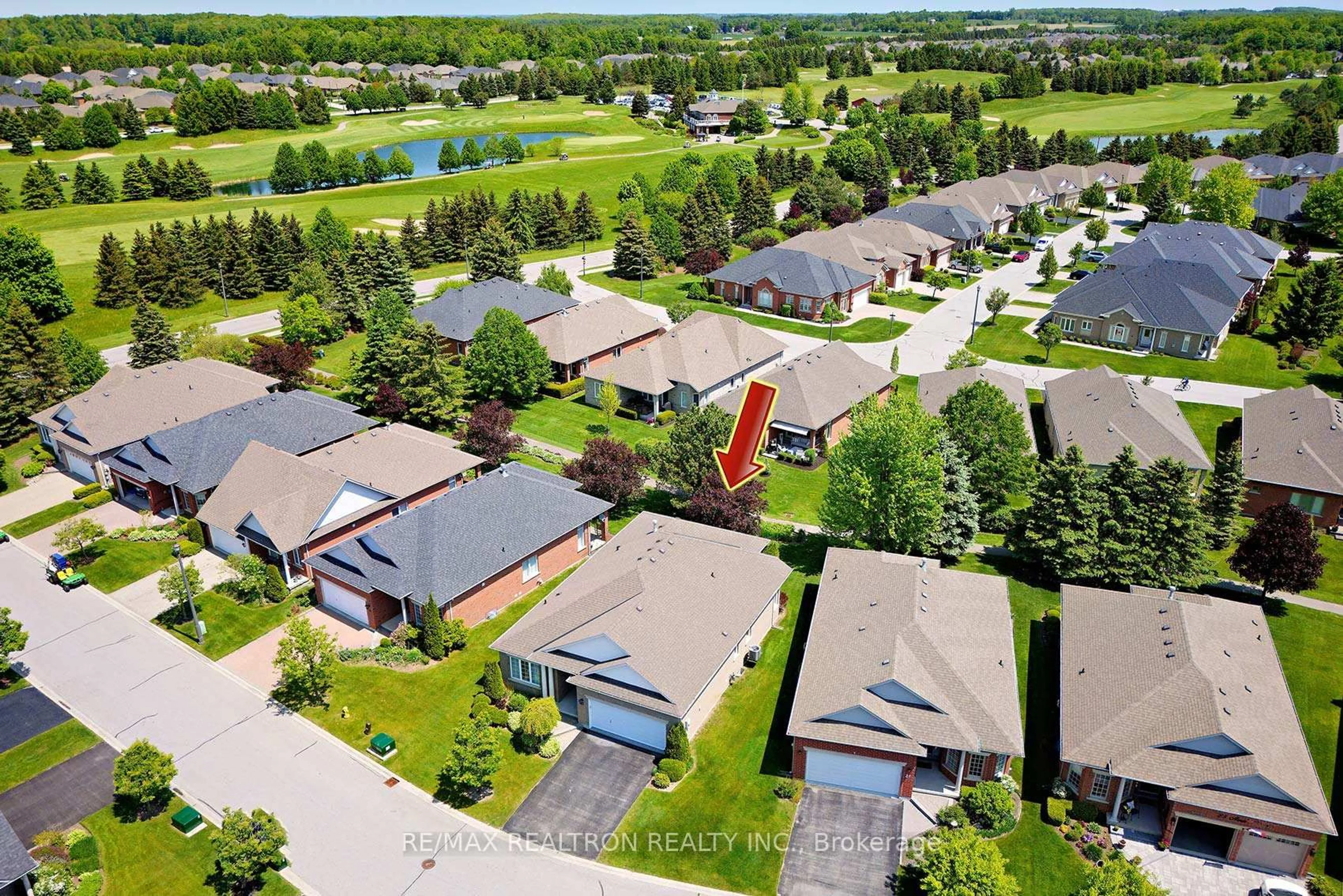 A pic from outside/outdoor area/front of a property/back of a property/a pic from drone, street for 17 Arnies Chance, Whitchurch-Stouffville Ontario L4A 1M1
