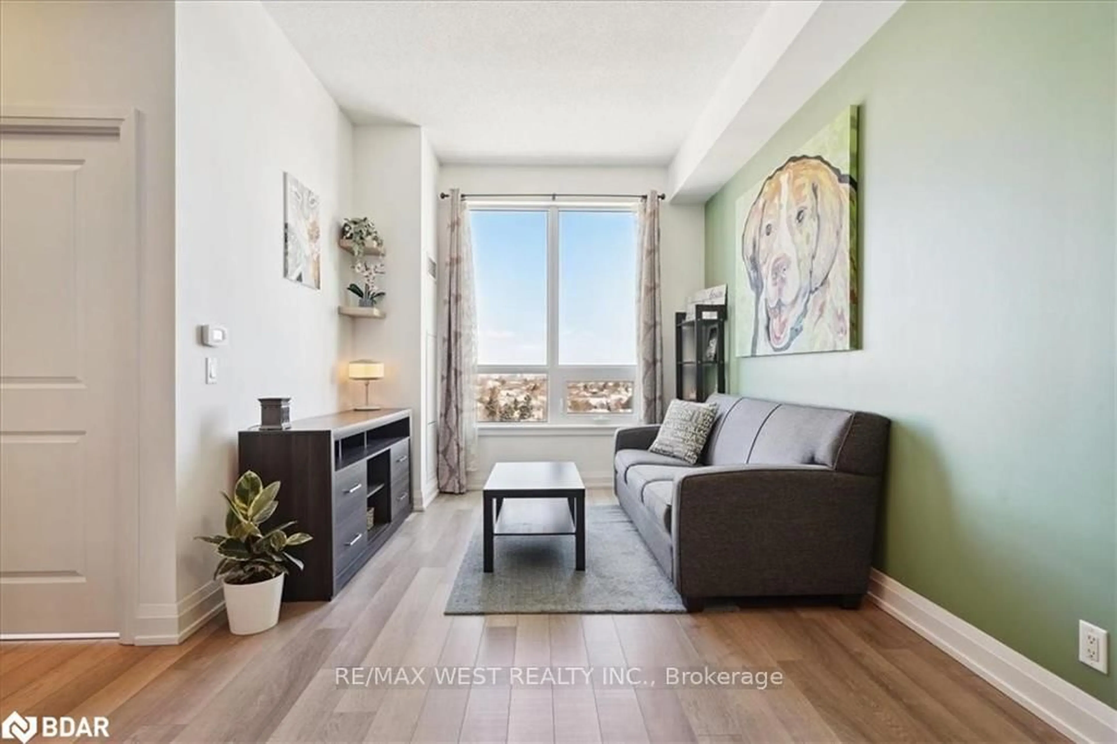 Living room with furniture, unknown for 7900 Bathurst St #618, Vaughan Ontario L4J 0J9