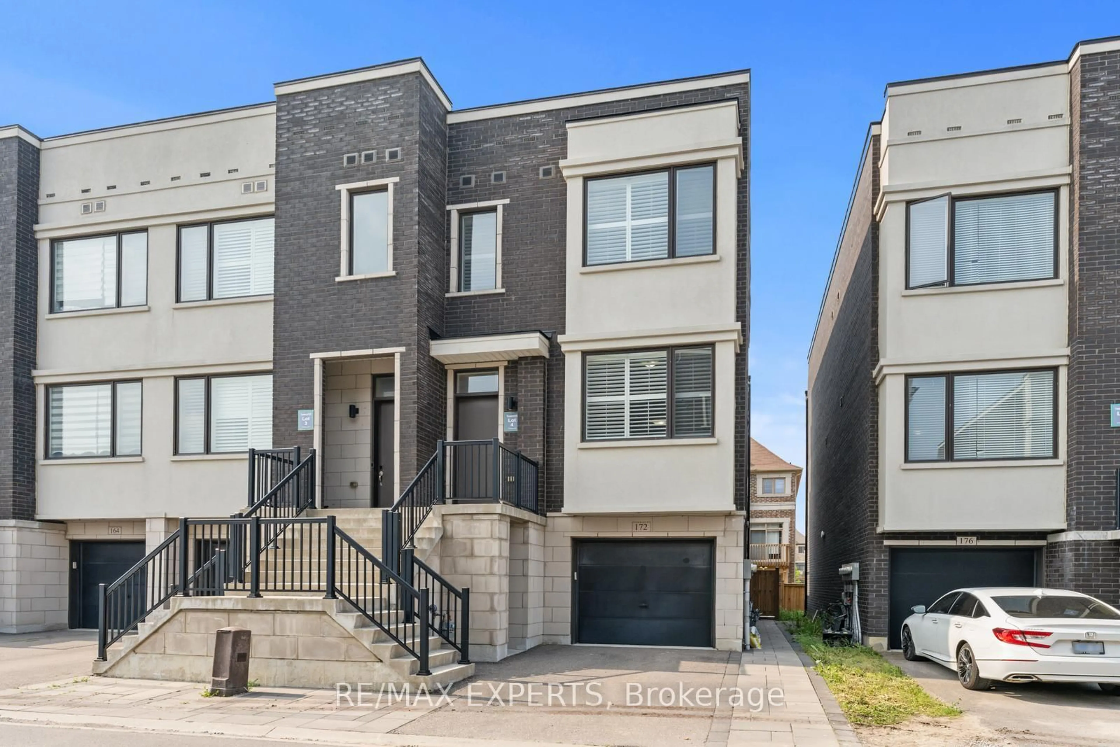 Home with brick exterior material, street for 172 Sydney Circ, Vaughan Ontario L4H 4R2