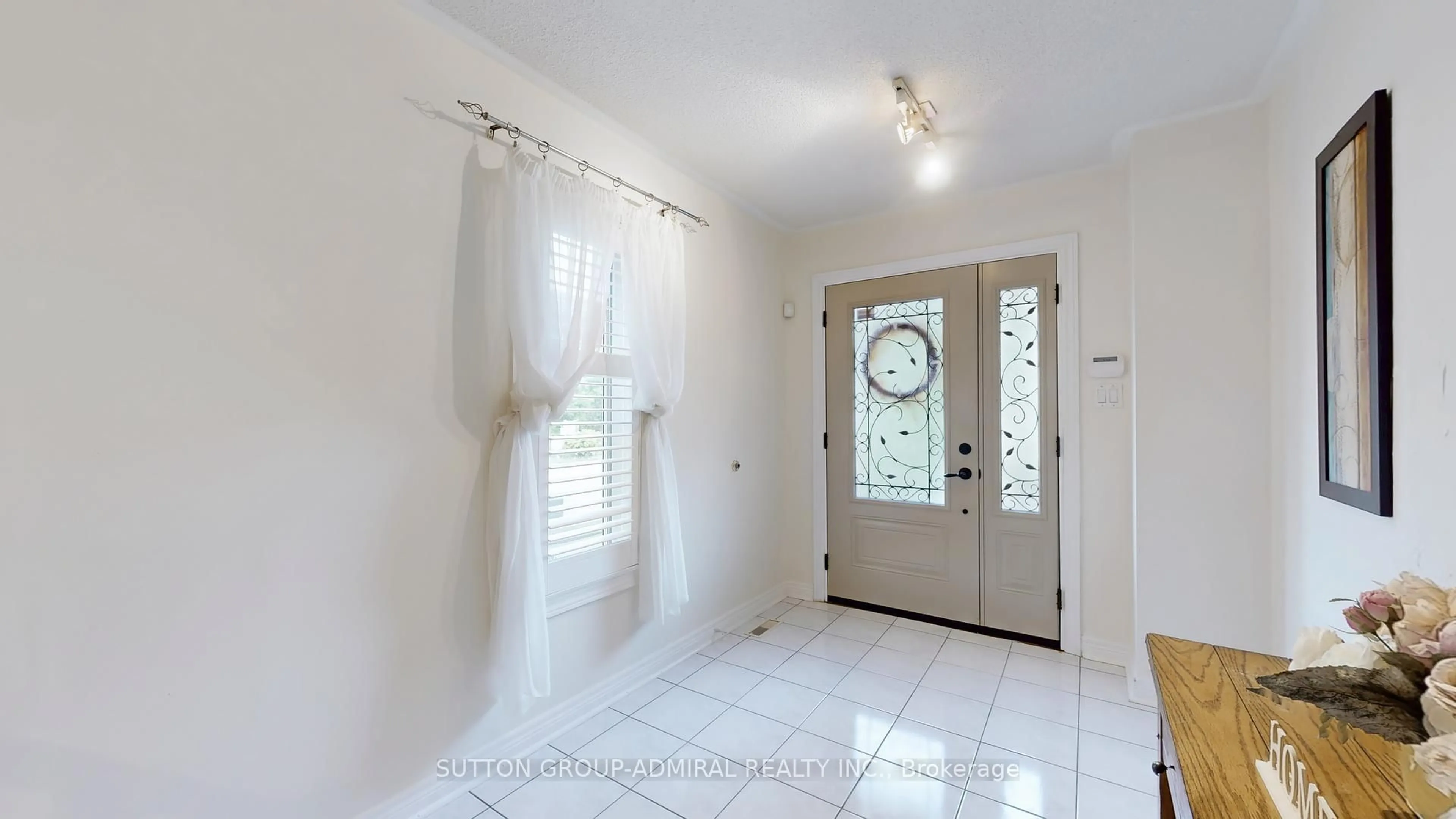 Indoor entryway for 7 Rockview Gdns, Vaughan Ontario L4K 4W4