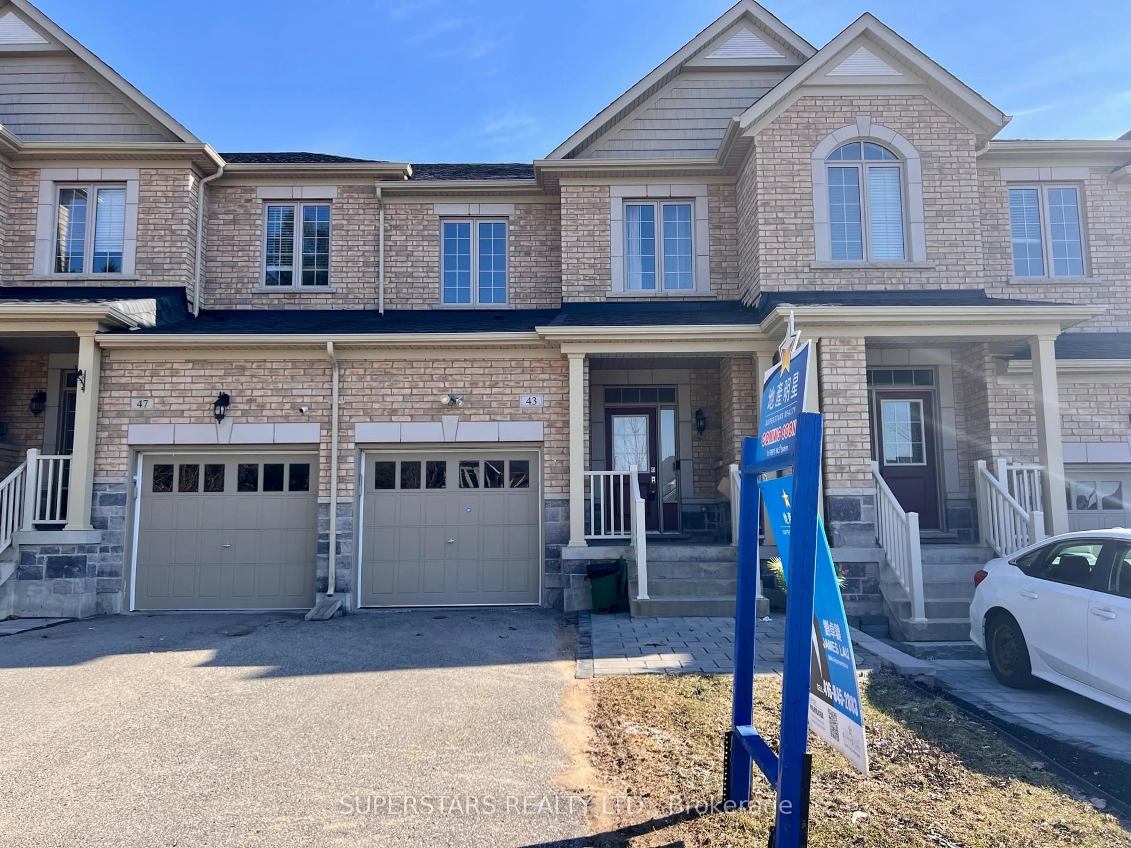 Home with brick exterior material, street for 43 Radial Dr, Aurora Ontario L4G 0Z8