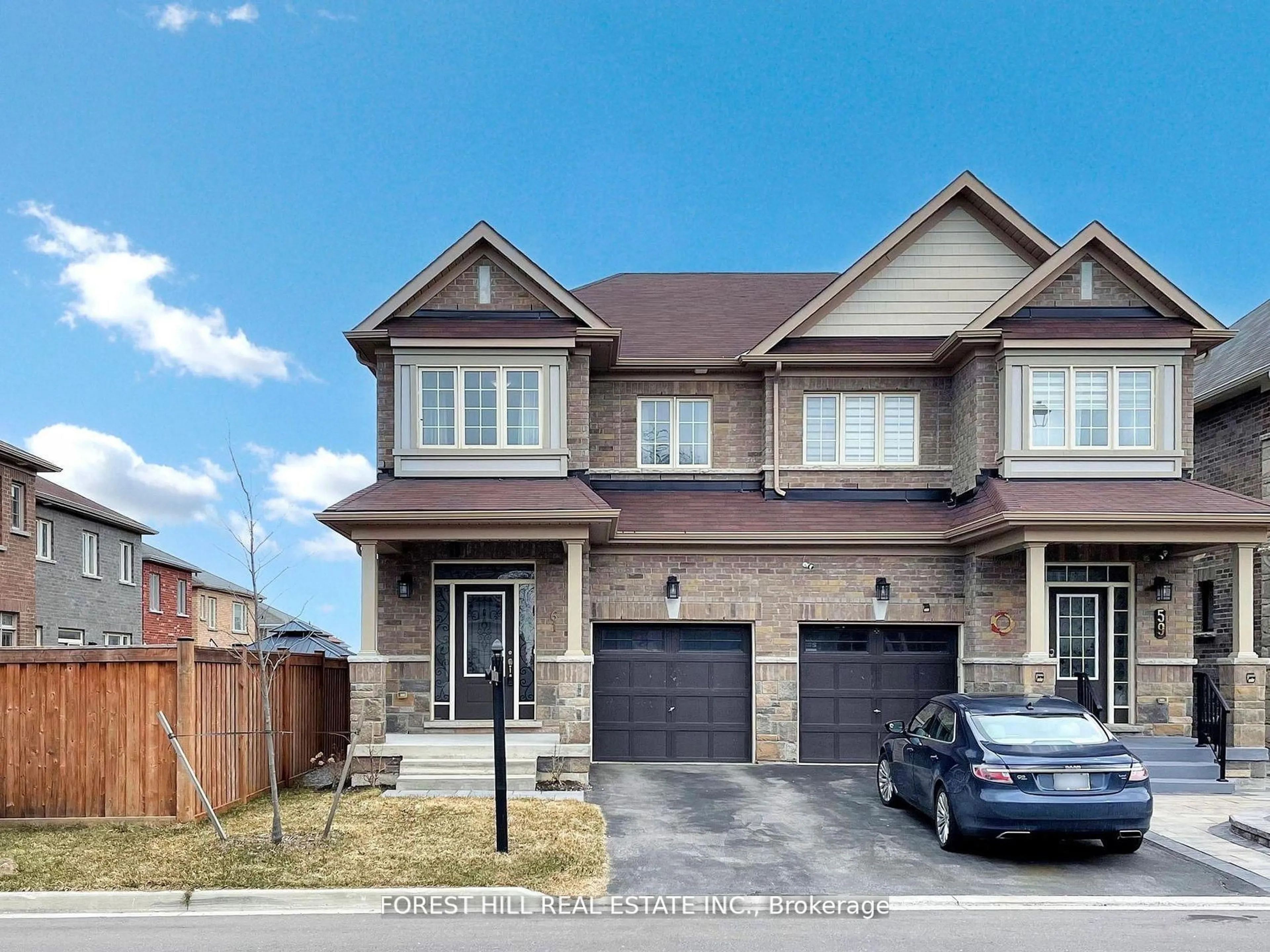 Home with brick exterior material, street for 61 Robb Thompson Rd, East Gwillimbury Ontario L0G 1M0
