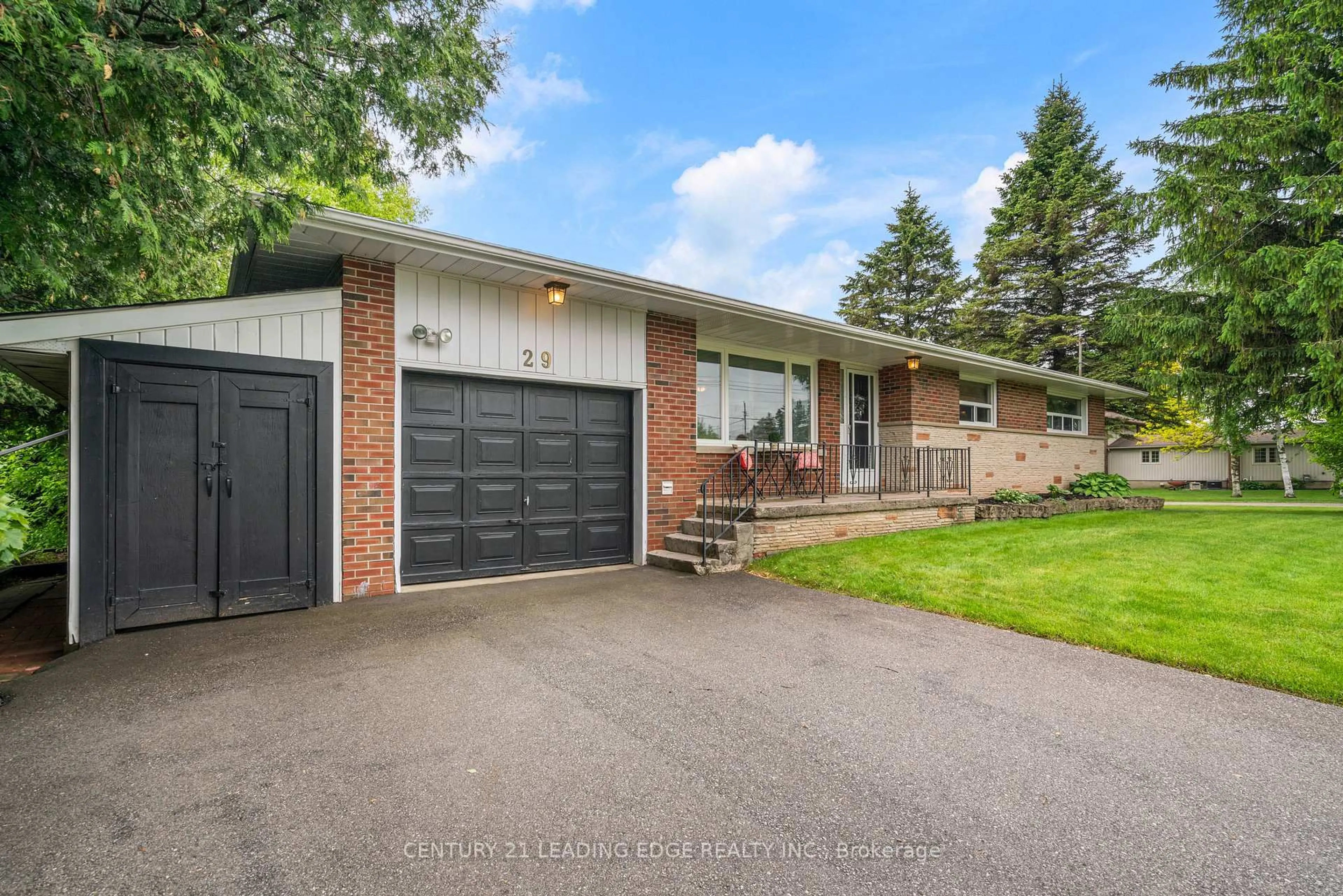 Home with brick exterior material, street for 29 Joyce Blvd, Whitchurch-Stouffville Ontario L4A 4N4