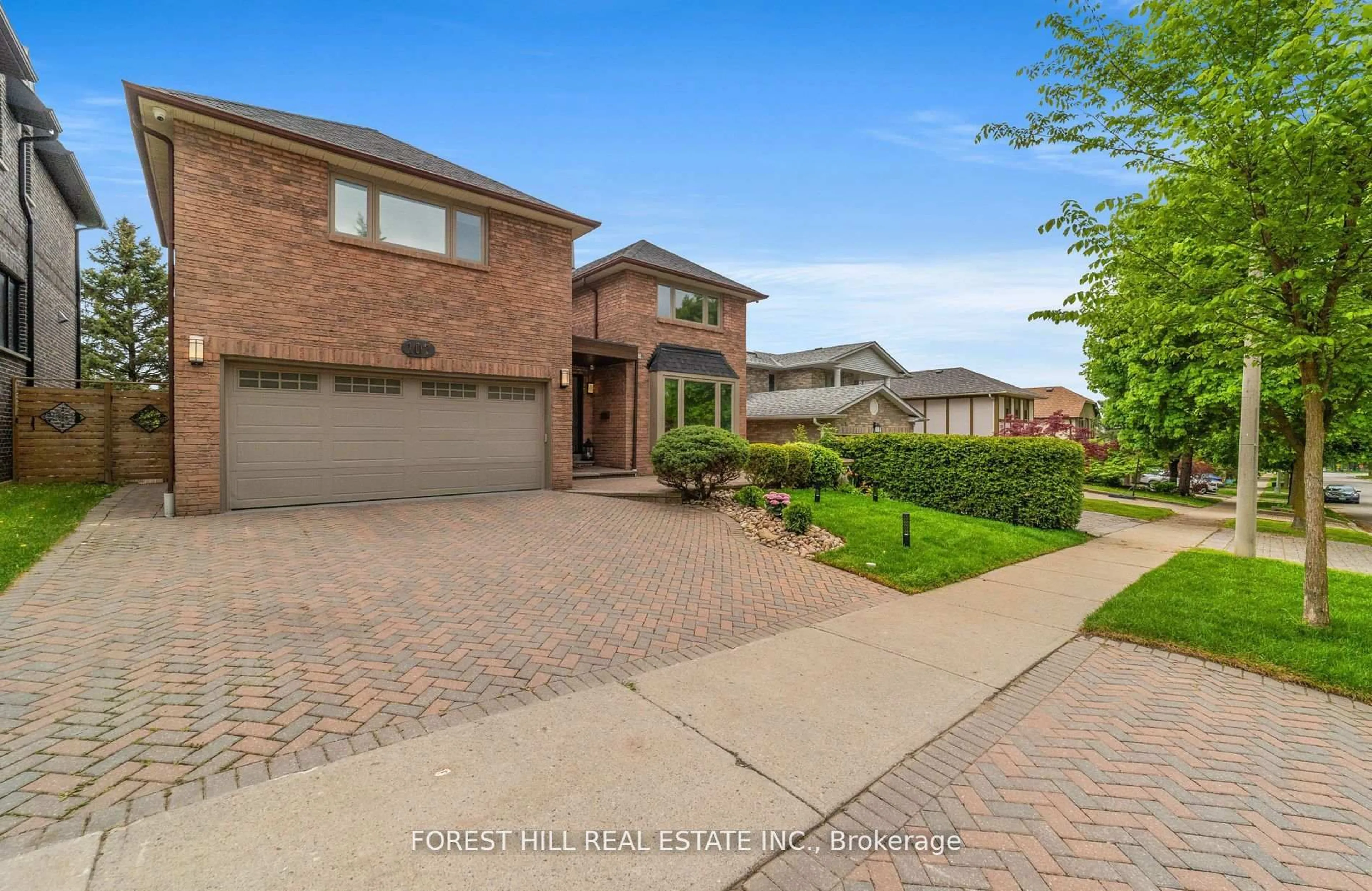 Home with brick exterior material, street for 107 Old Surrey Lane, Richmond Hill Ontario L4C 6R8