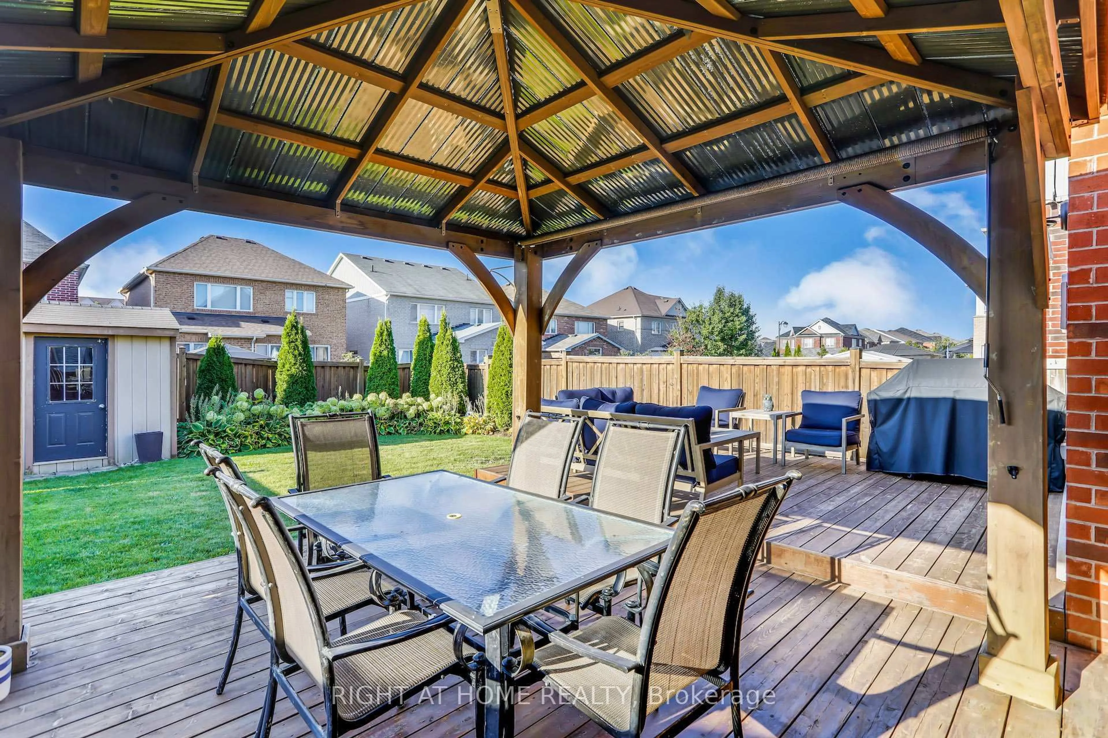 Patio, unknown for 19 Amberwing Landing, Bradford West Gwillimbury Ontario L3Z 0H9