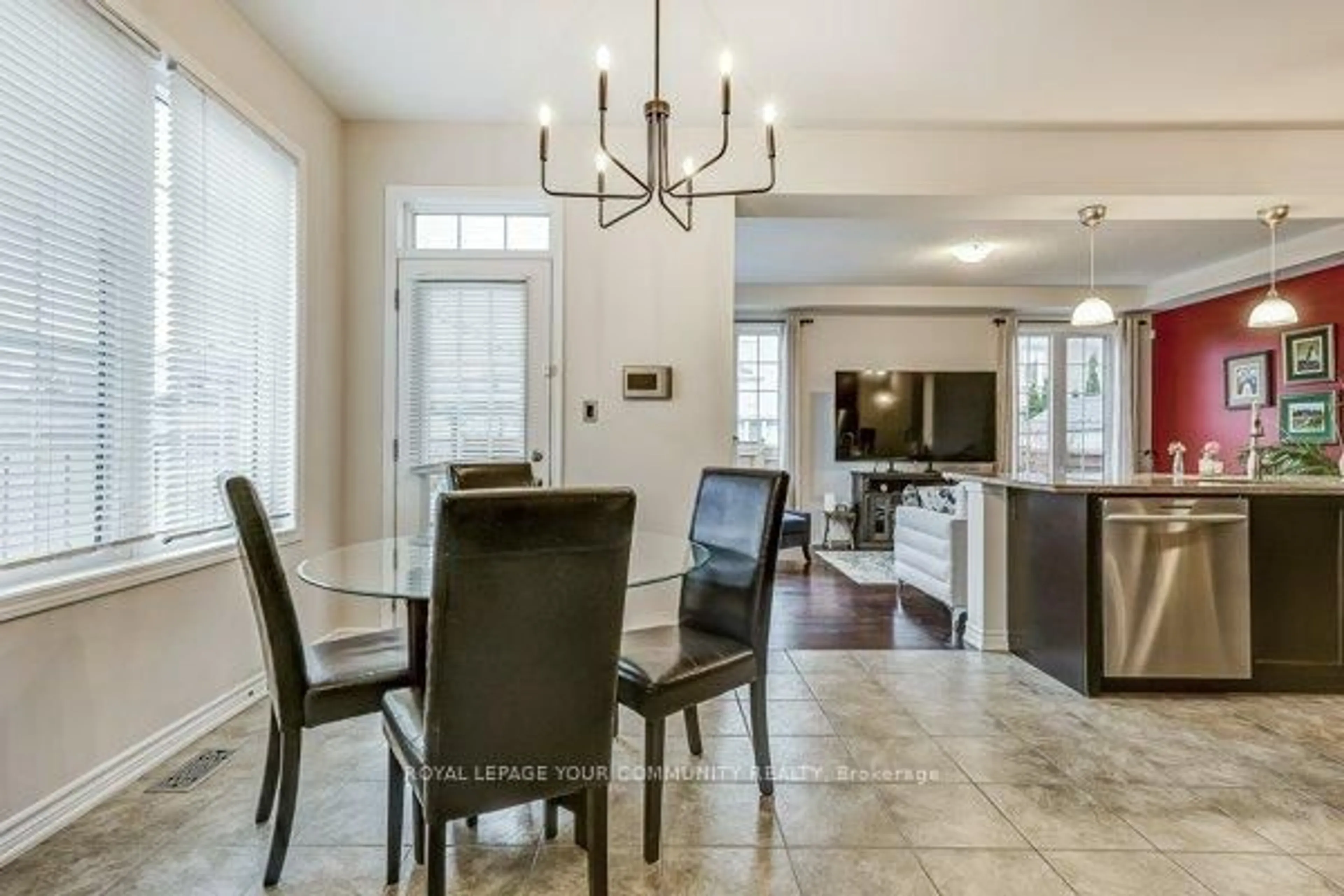 Dining room, ceramic/tile floor for 290 Thomas Phillips Dr, Aurora Ontario L4G 0T4