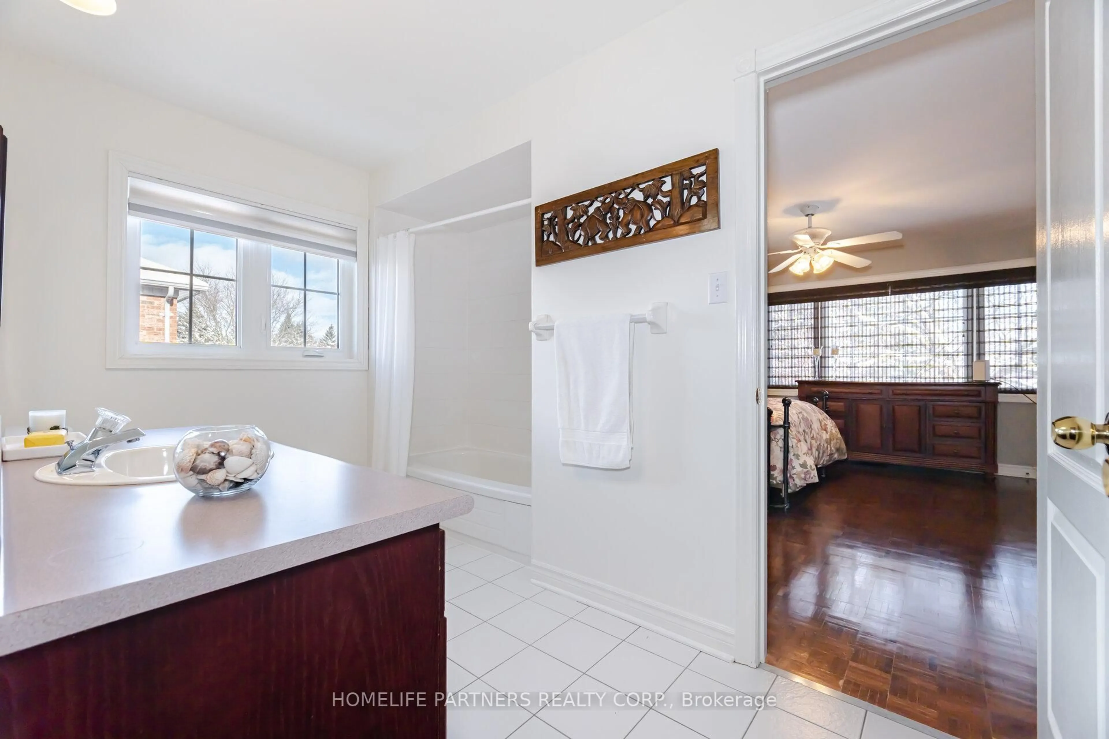 Standard bathroom, ceramic/tile floor for 17 John Kline Lane, Vaughan Ontario L0J 1C0