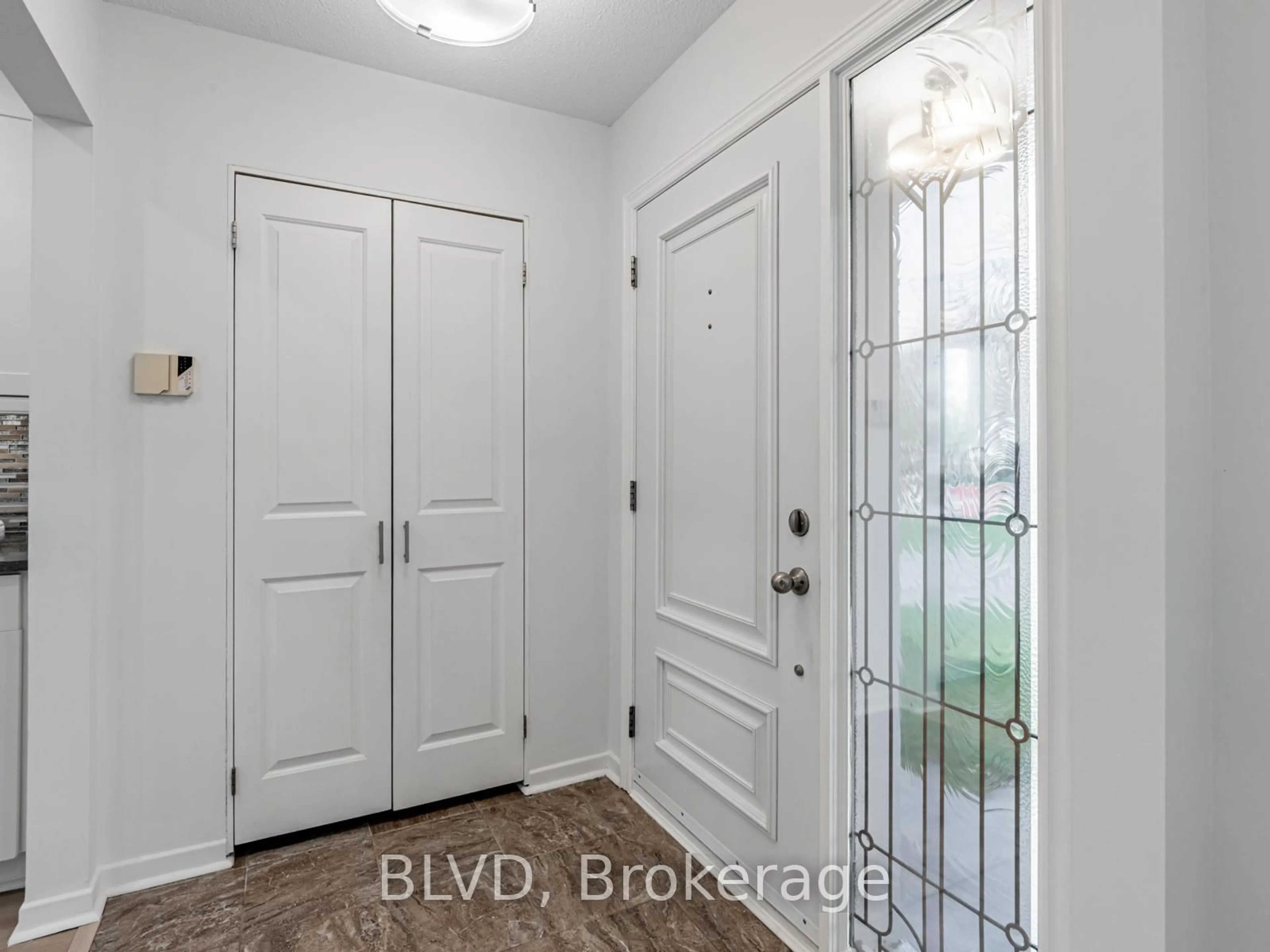 Indoor entryway for 33 Law Cres, Richmond Hill Ontario L4C 5K7