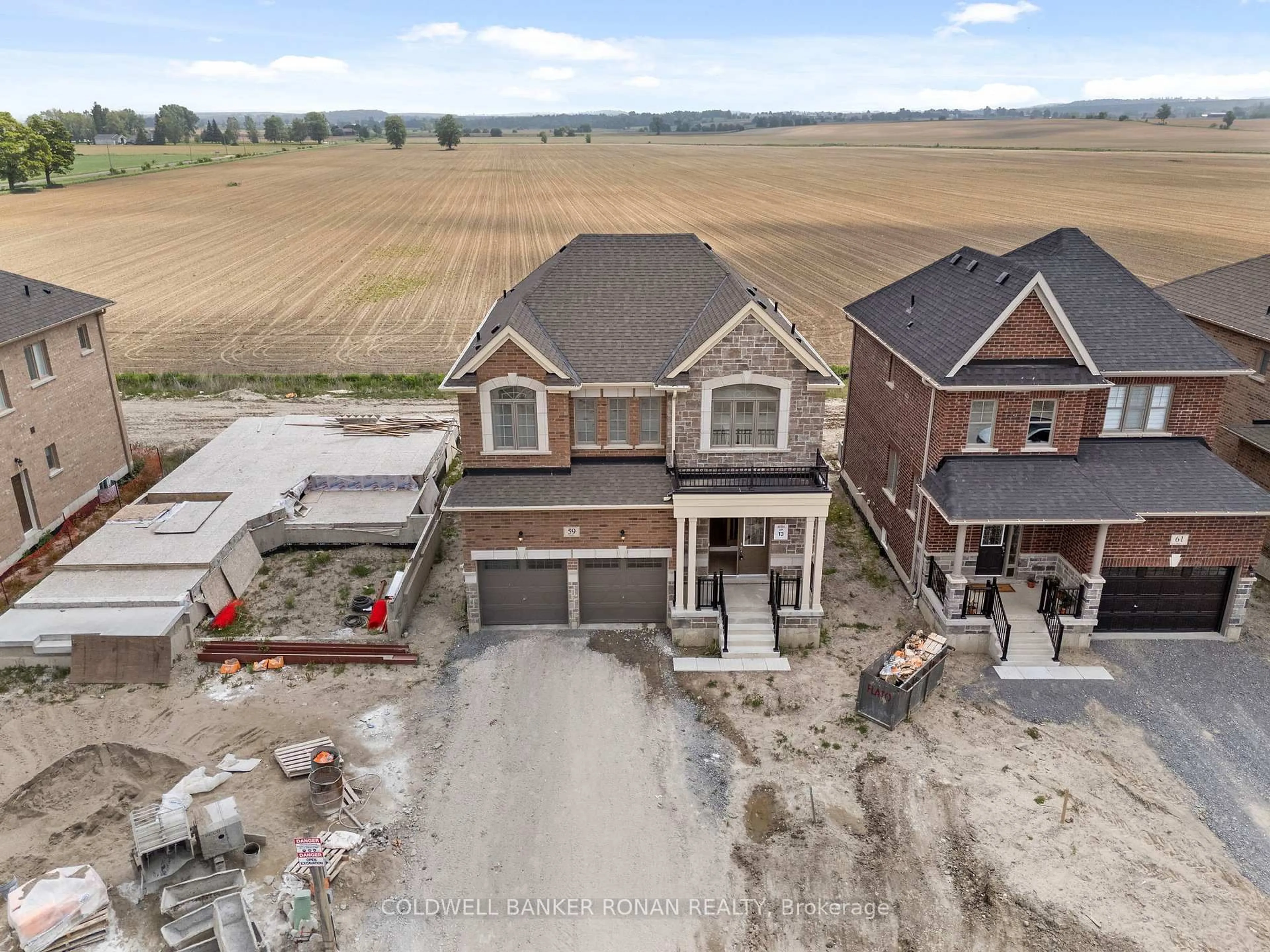 A pic from outside/outdoor area/front of a property/back of a property/a pic from drone, unknown for 59 Brethet Hts, New Tecumseth Ontario L0G 1A0