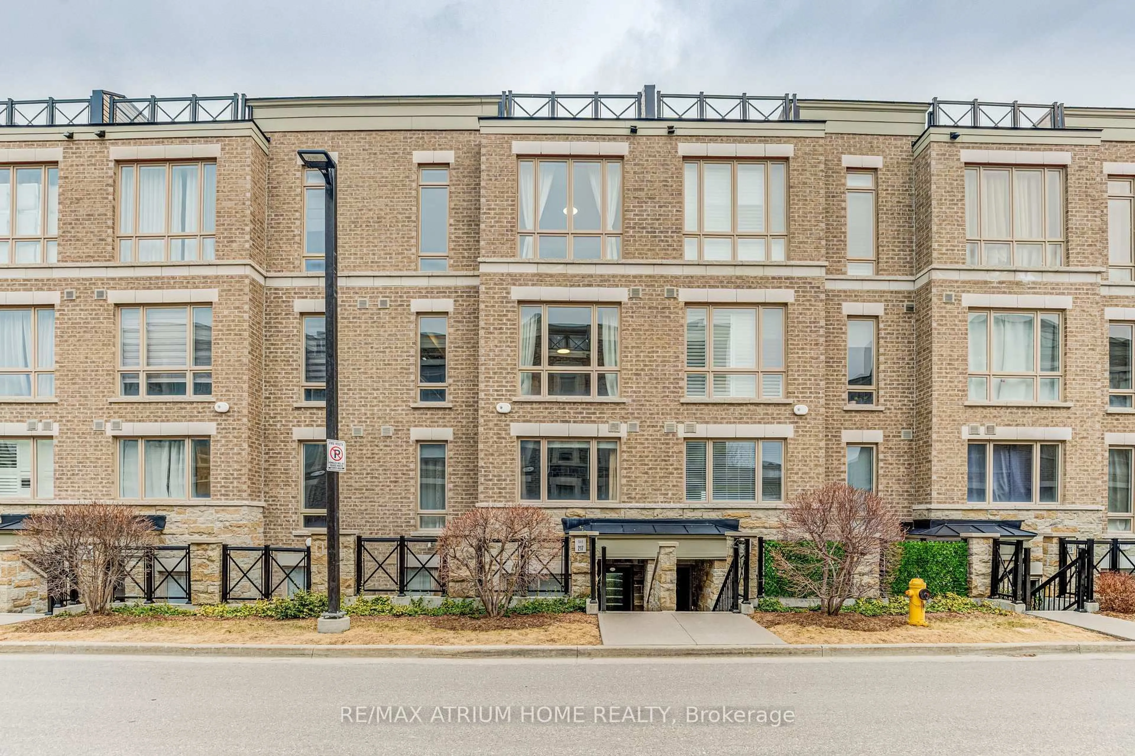 Unknown for 10 Dunsheath Way #220, Markham Ontario L6B 1N3