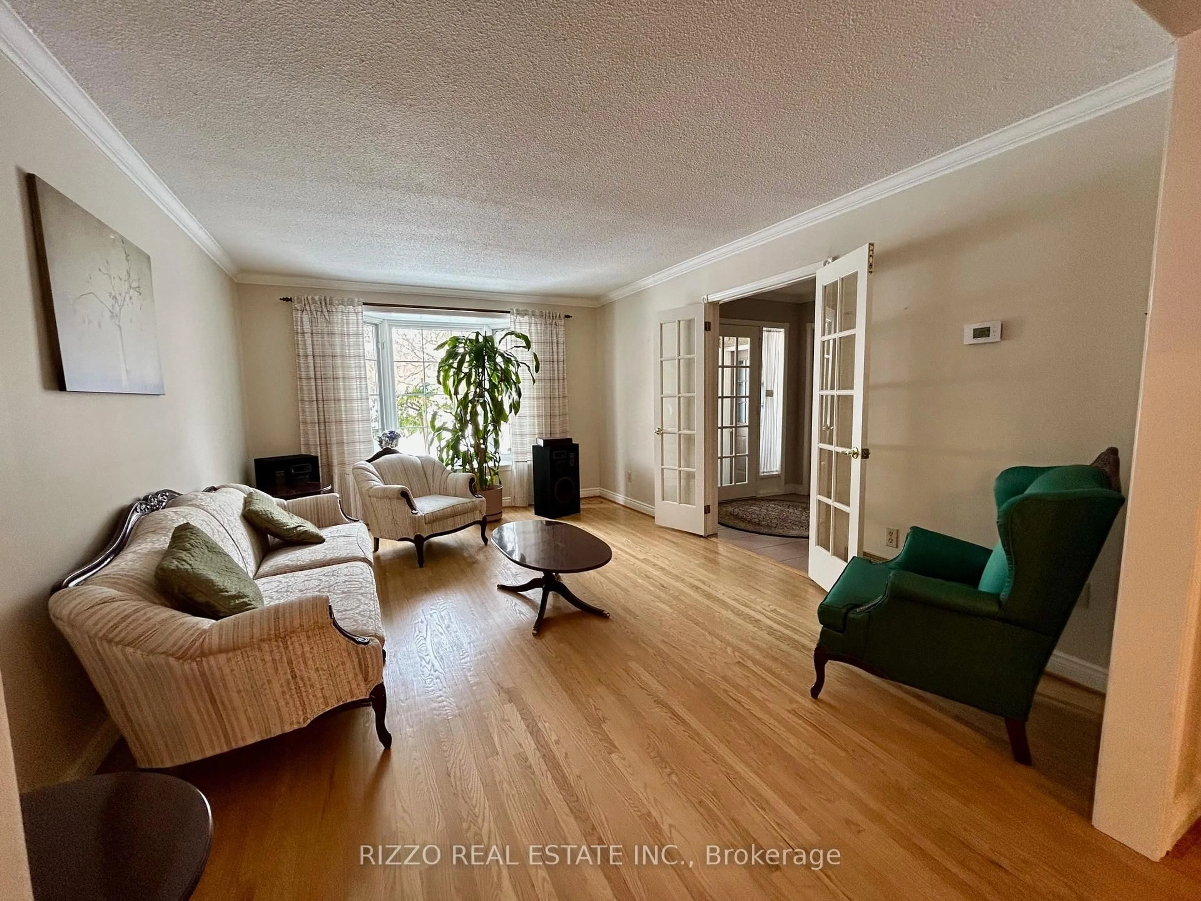 Living room with furniture, unknown for 77 Chumleigh Cres, Markham Ontario L3T 4G7