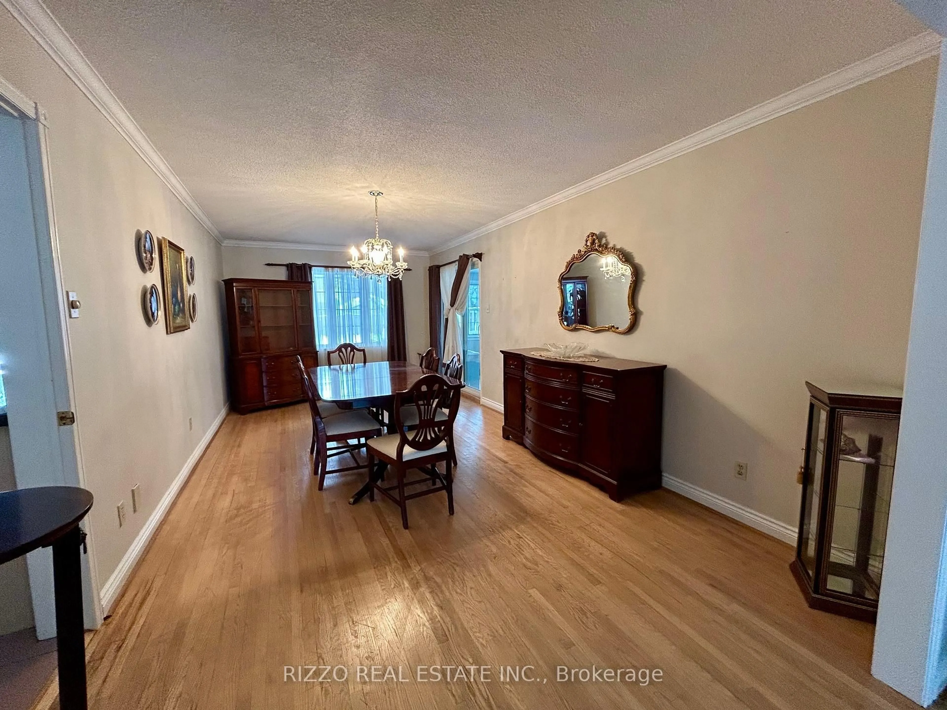 A pic of a room for 77 Chumleigh Cres, Markham Ontario L3T 4G7