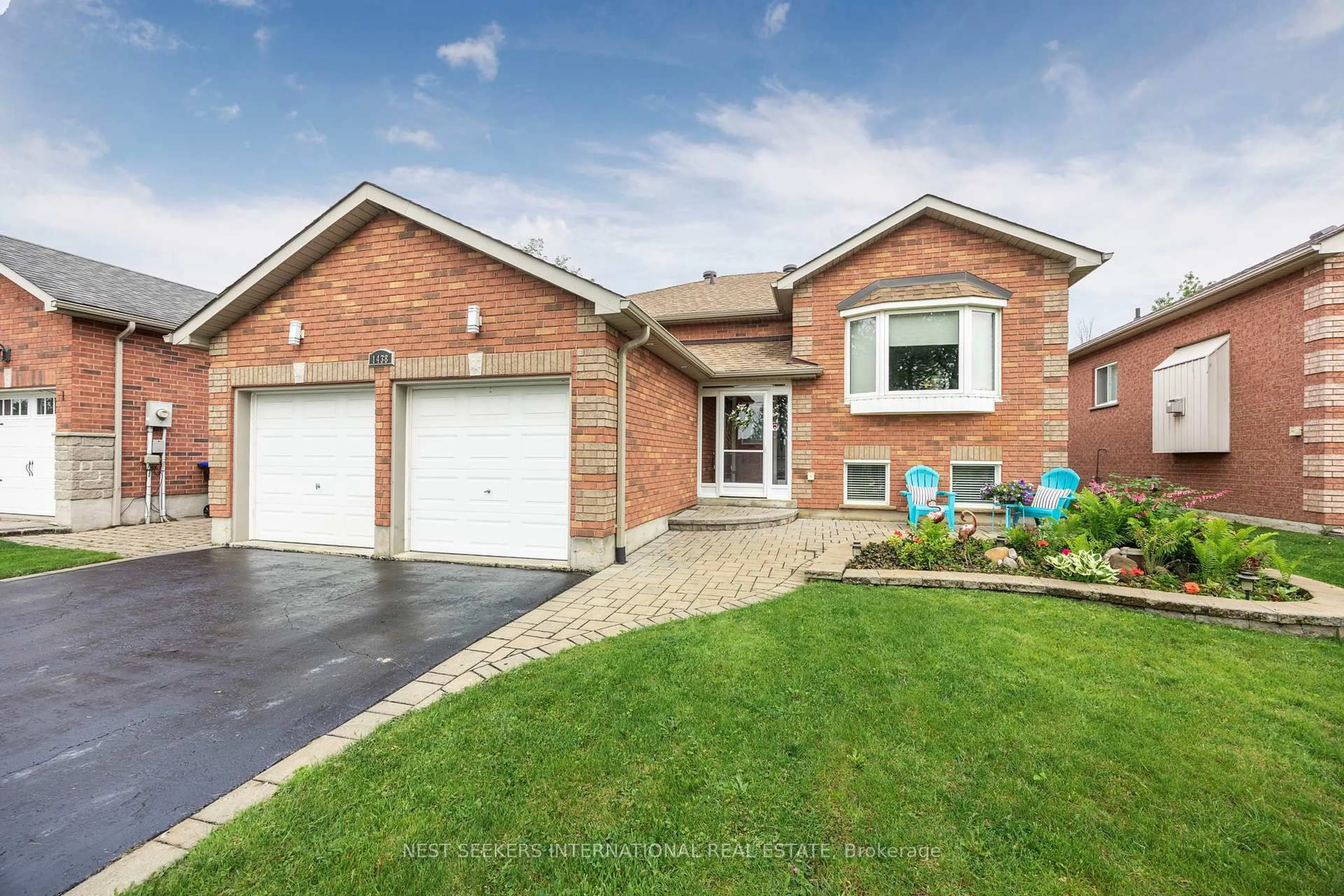 Home with brick exterior material, street for 1438 Maple Rd, Innisfil Ontario L0L 1C0