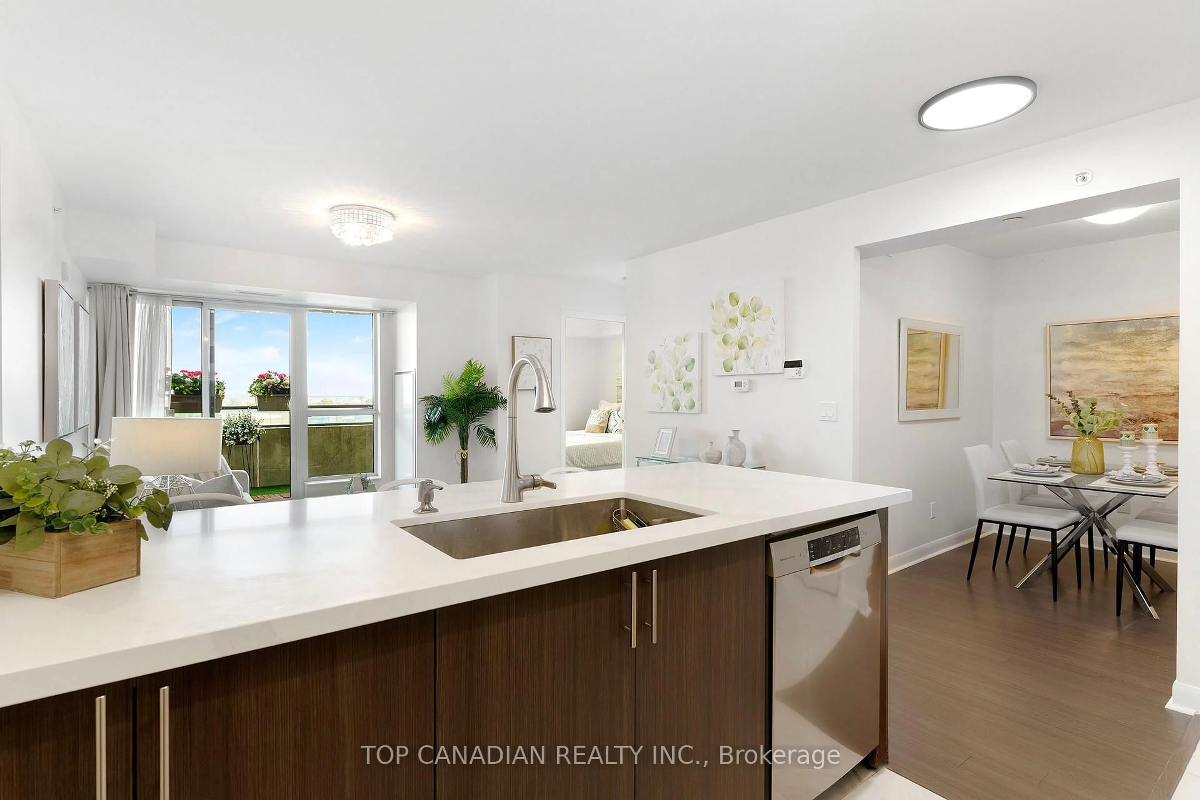 Open concept kitchen, ceramic/tile floor for 75 Norman Bethune Ave #409, Richmond Hill Ontario L4B 0B6