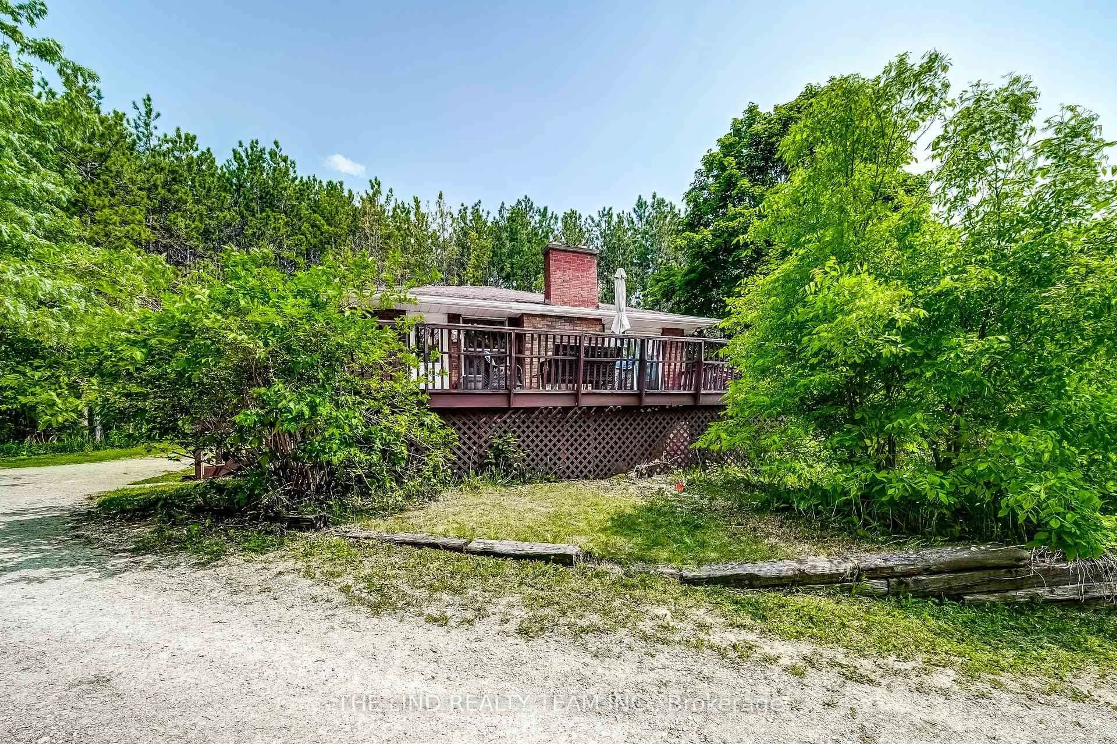 A pic from outside/outdoor area/front of a property/back of a property/a pic from drone, water/lake/river/ocean view for 5205 10th Sdrd, Innisfil Ontario L0L 1L0