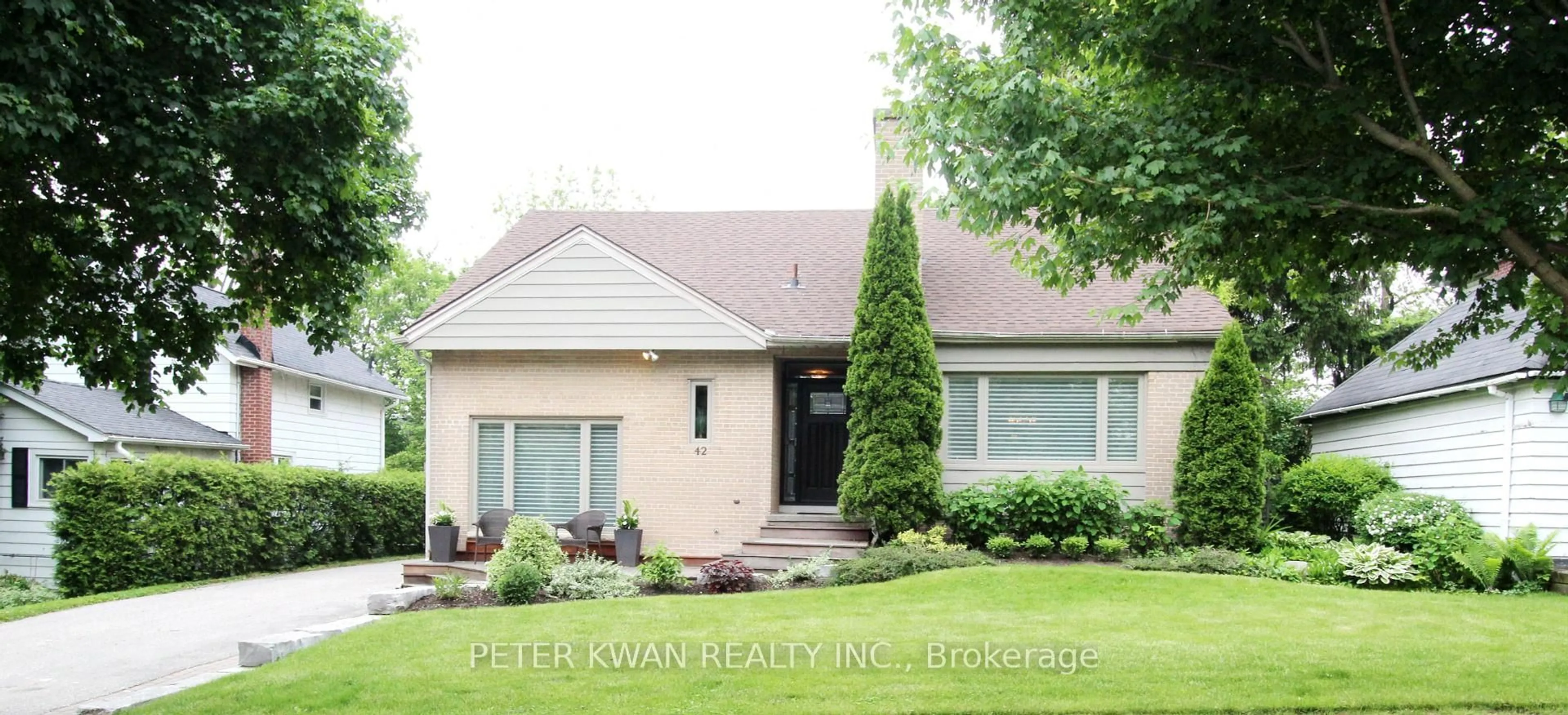 Home with brick exterior material, street for 42 Roseview Ave, Richmond Hill Ontario L4C 1C7