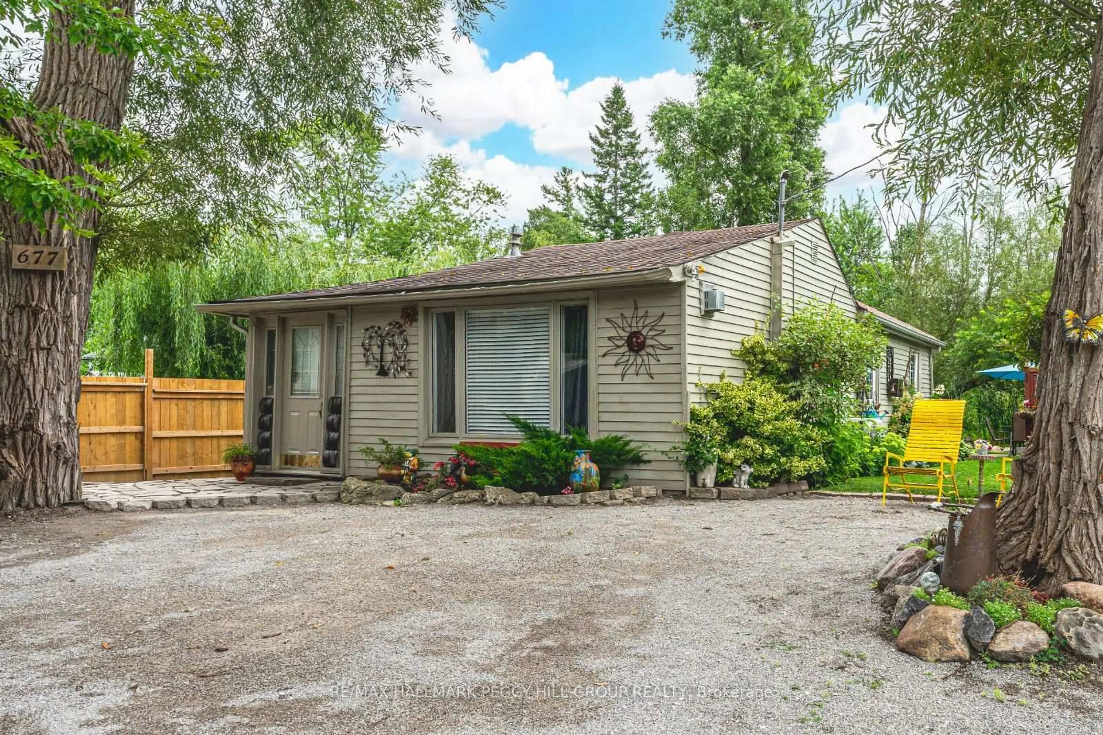 Unknown for 677 Reid St, Innisfil Ontario L9S 2E9