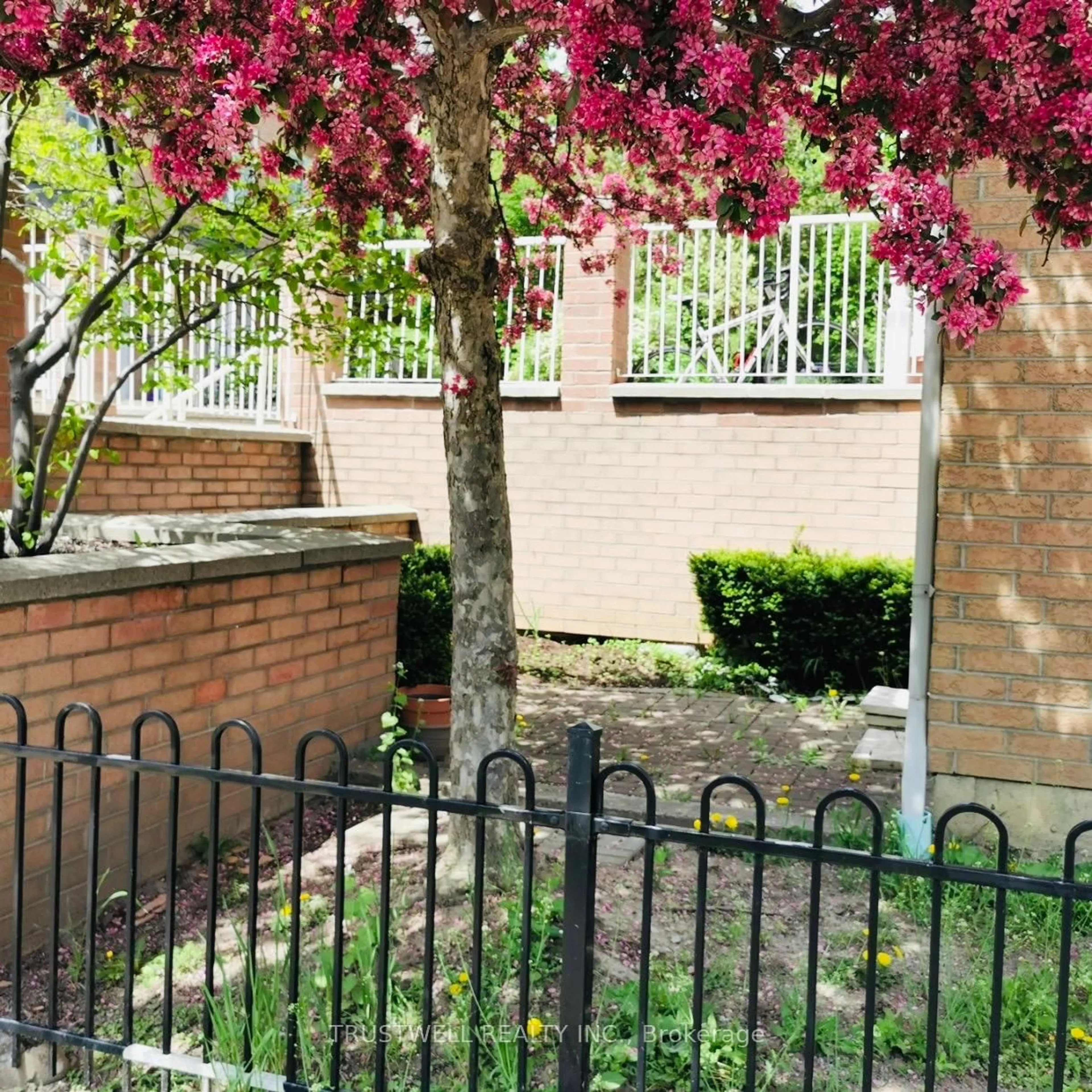 Unknown for 16 Cox Blvd #1, Markham Ontario L3R 4G4