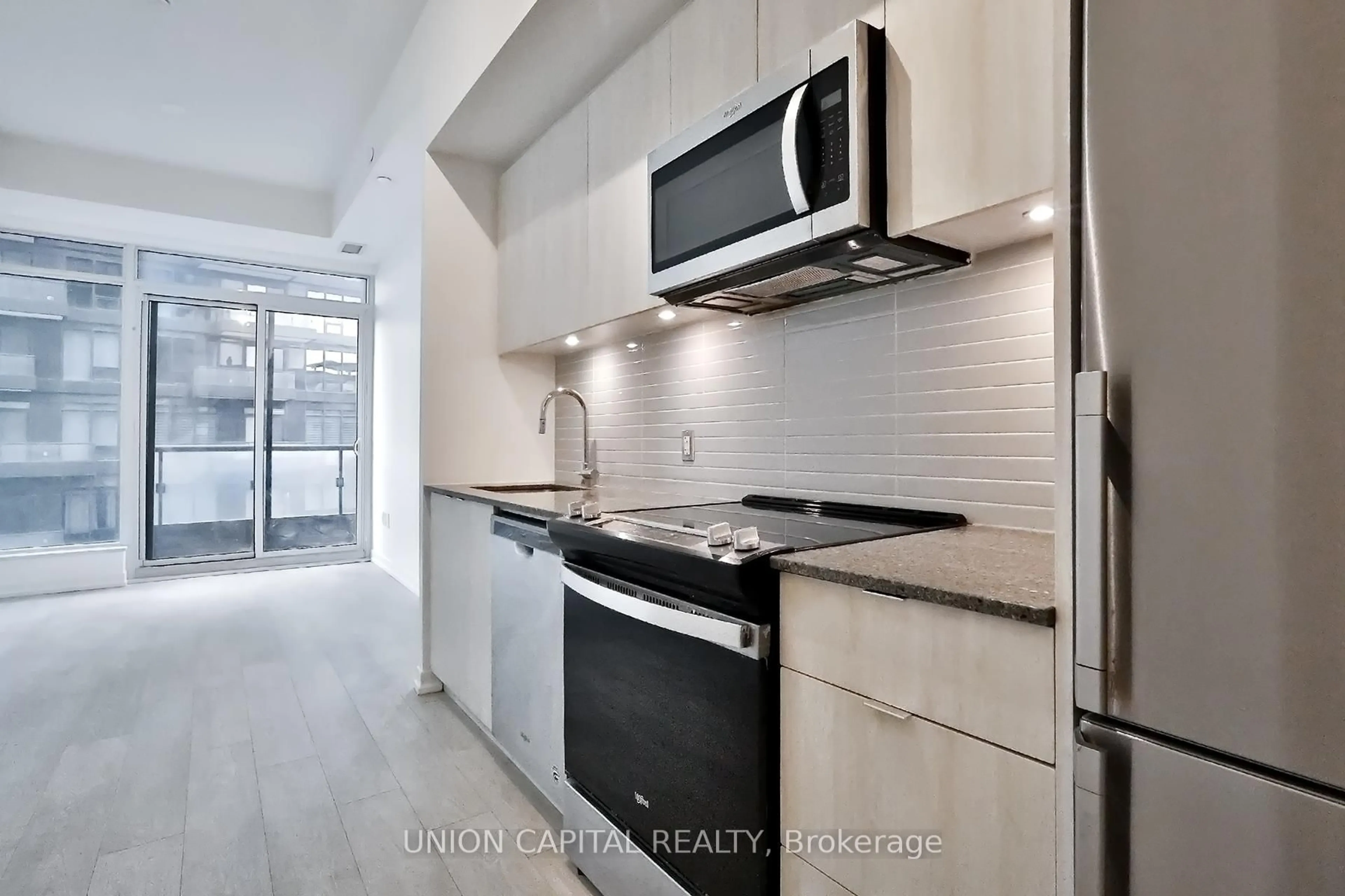 Standard kitchen, ceramic/tile floor for 8868 Yonge St #702E, Richmond Hill Ontario L4C 1Z8