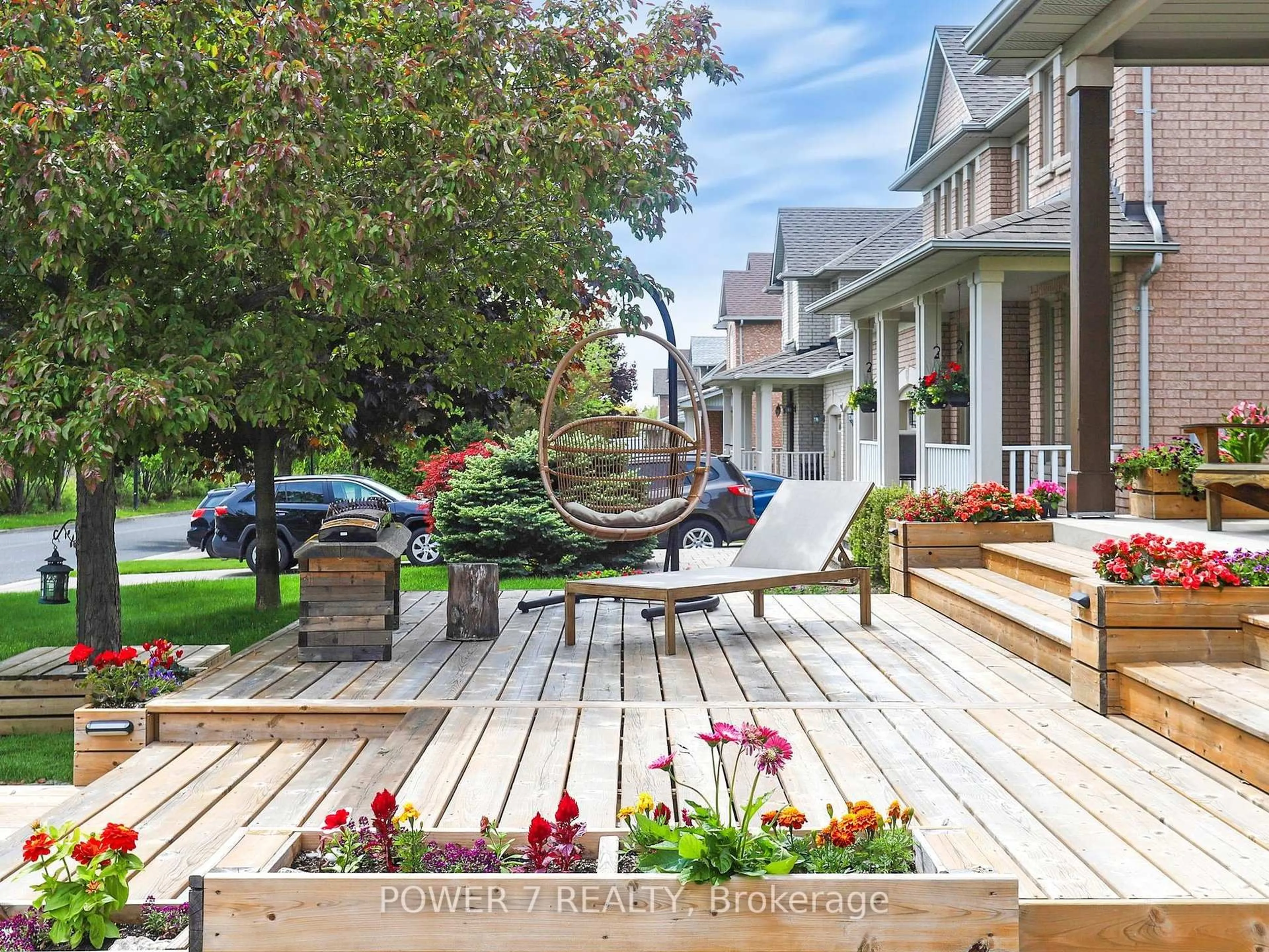 Patio, street for 94 Sutcliffe Cres, Markham Ontario L6C 1X3