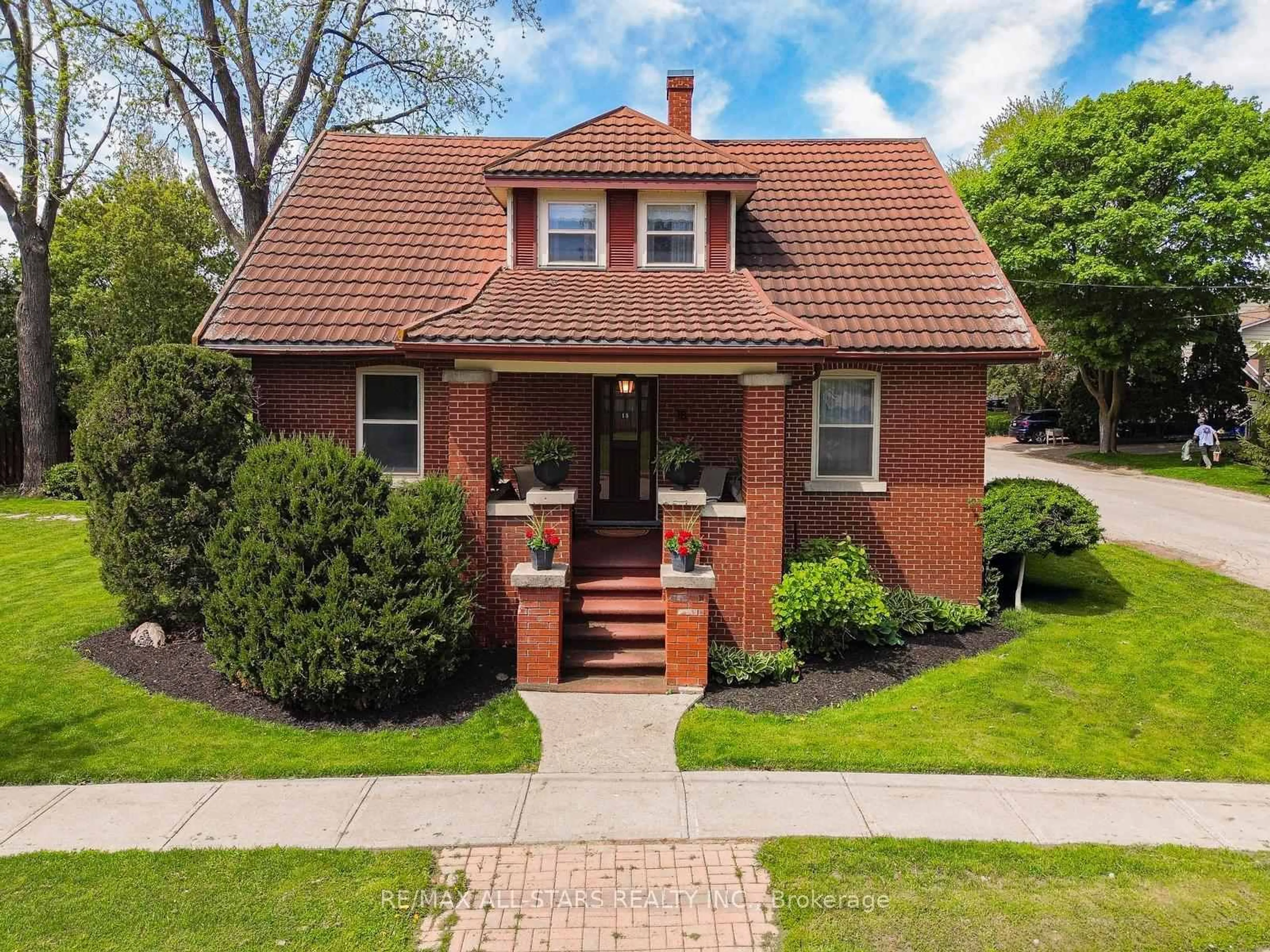Home with brick exterior material, street for 18 Charles St, Whitchurch-Stouffville Ontario L4A 1B7