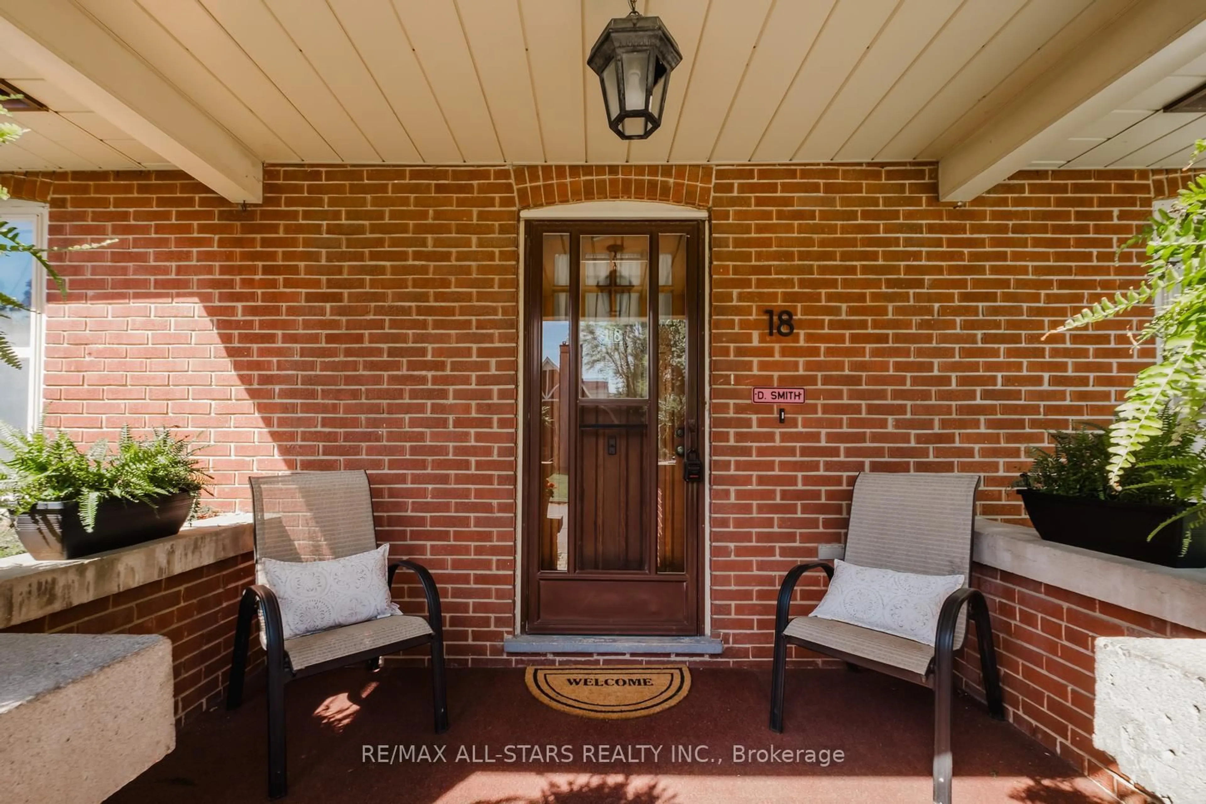 Unknown for 18 Charles St, Whitchurch-Stouffville Ontario L4A 1B7