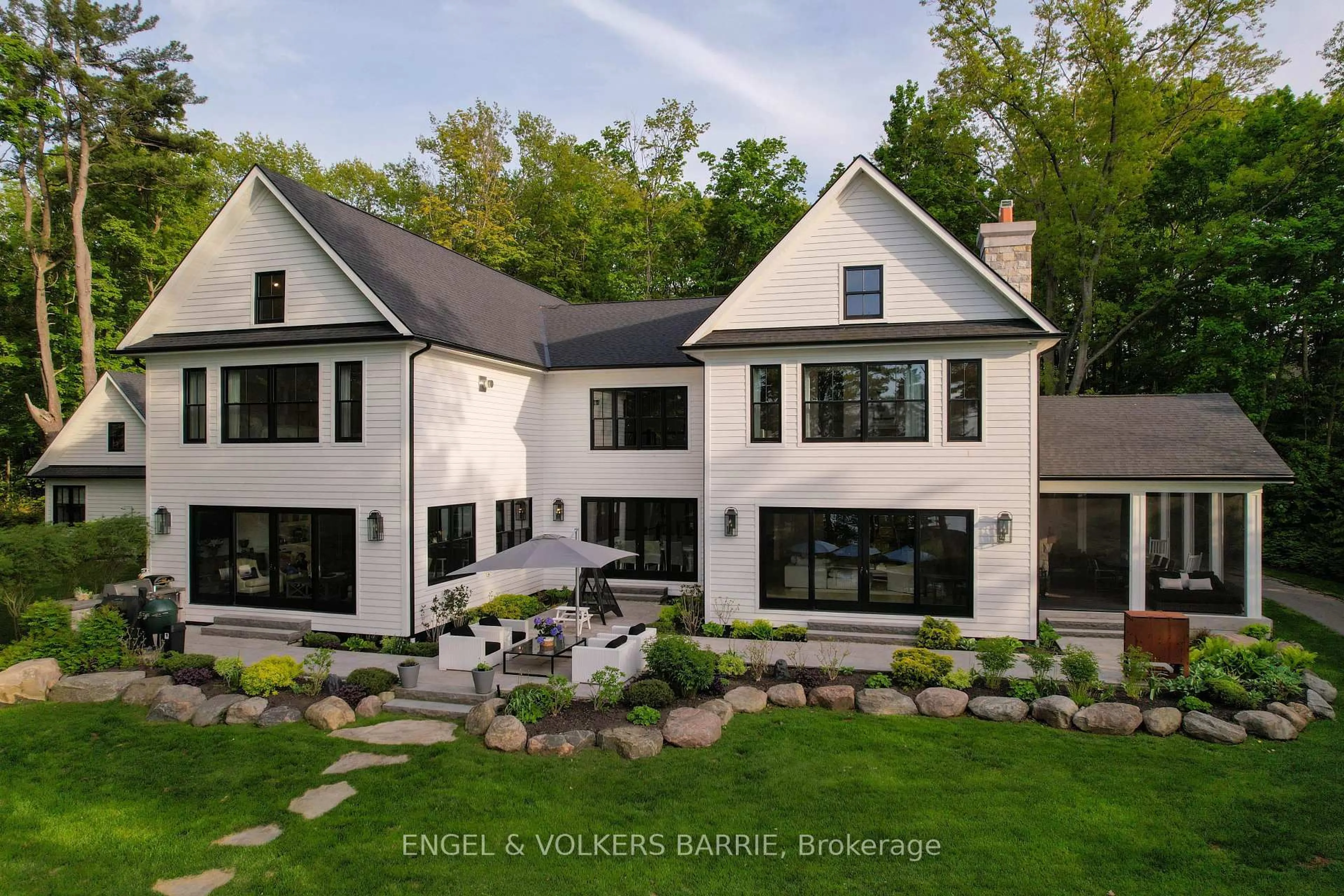 Home with brick exterior material, unknown for 880 Shoreview Dr, Innisfil Ontario L9S 5A7