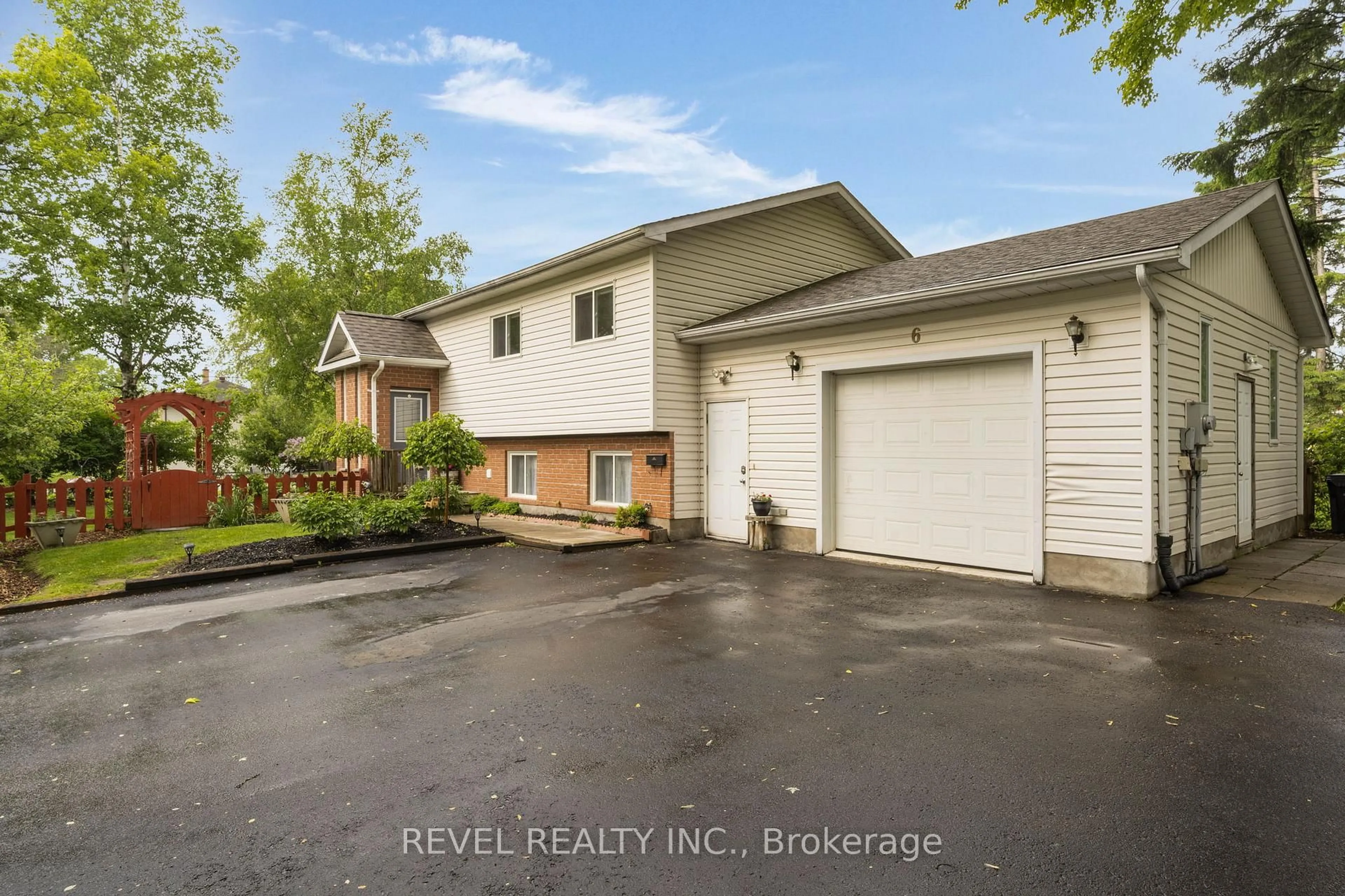 A pic from outside/outdoor area/front of a property/back of a property/a pic from drone, street for 6 Park Rd, Essa Ontario L0M 1B2