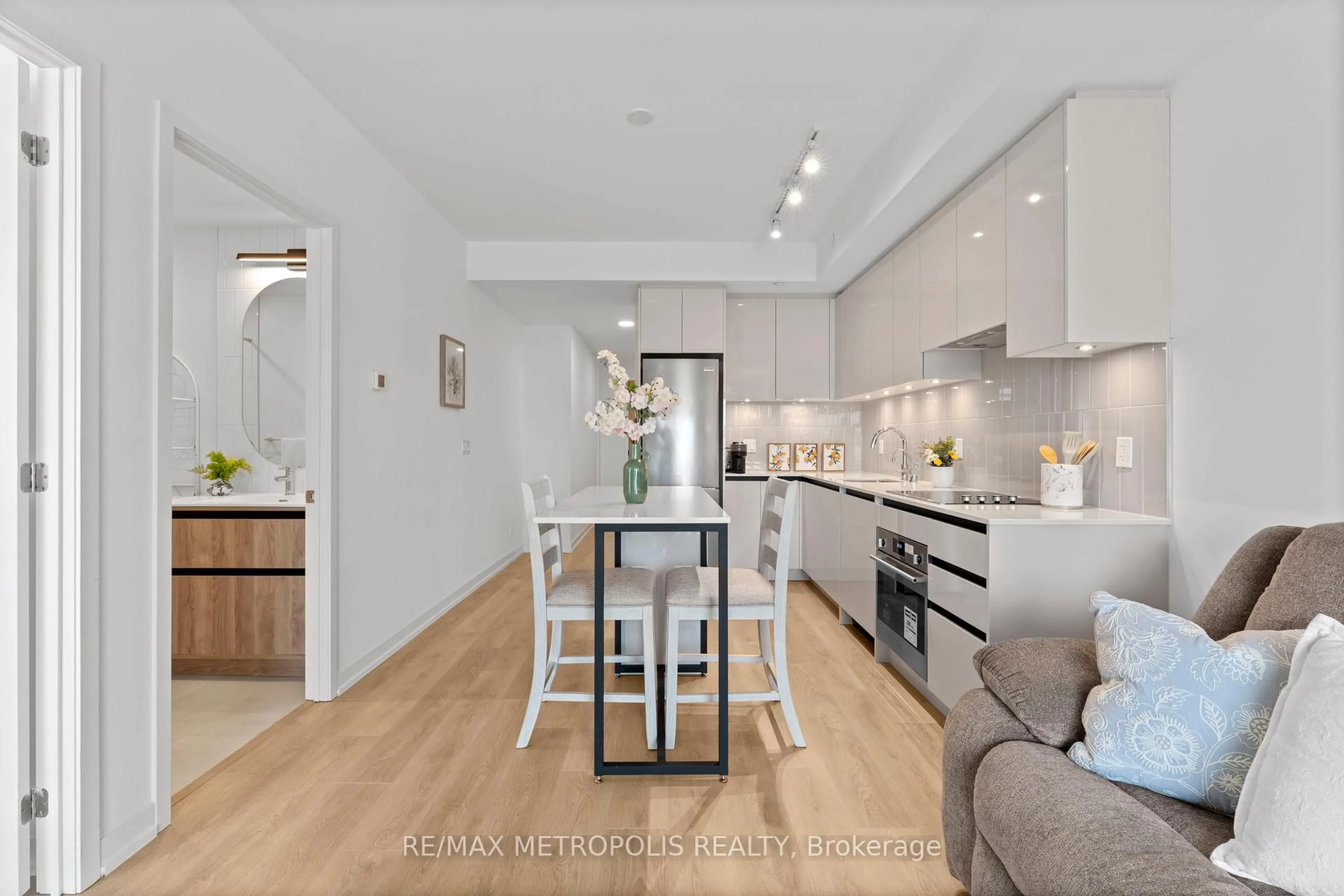 Open concept kitchen, wood/laminate floor for 8 Beverley Glen Blvd #303, Vaughan Ontario L4J 0L5