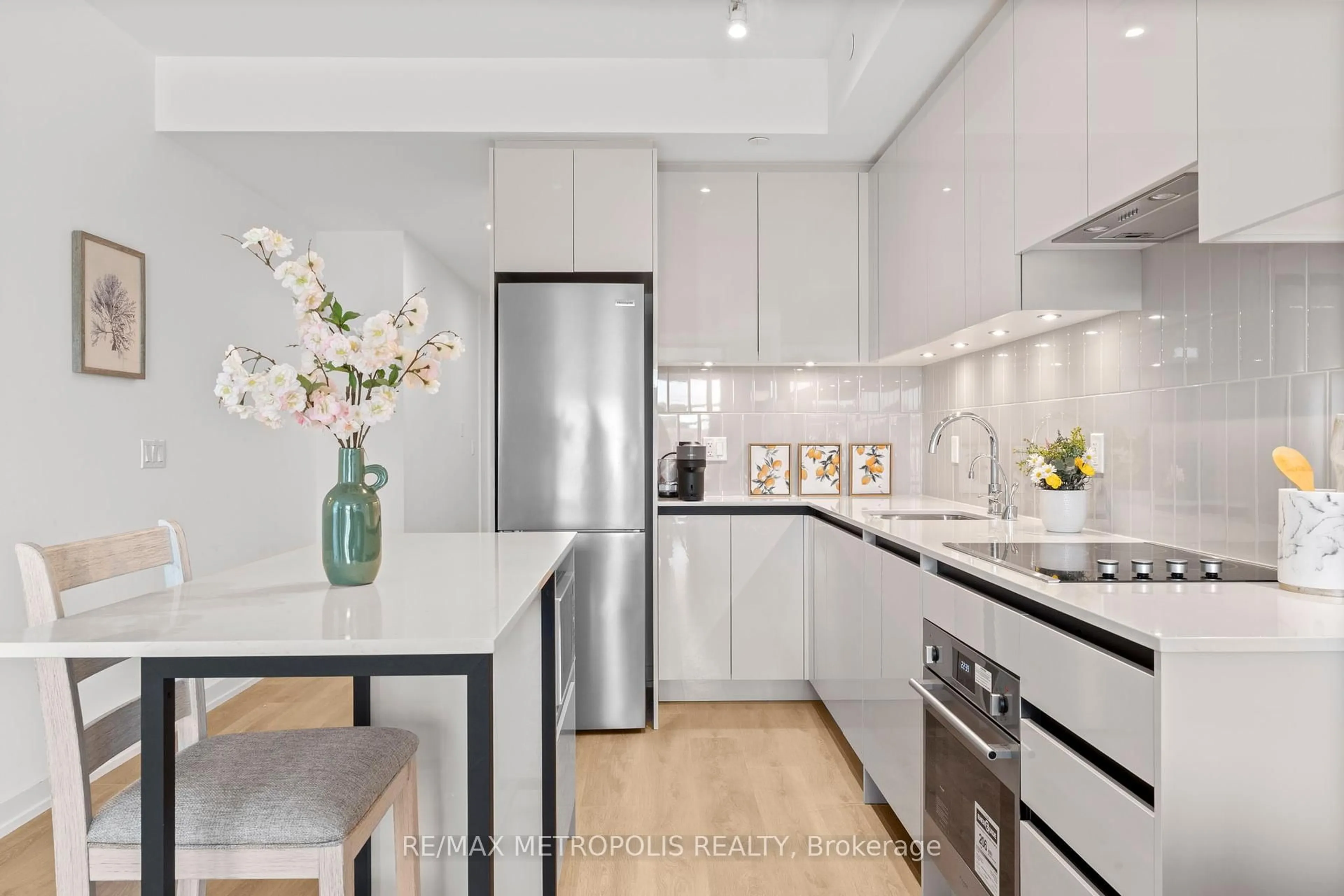 Contemporary kitchen, ceramic/tile floor for 8 Beverley Glen Blvd #303, Vaughan Ontario L4J 0L5