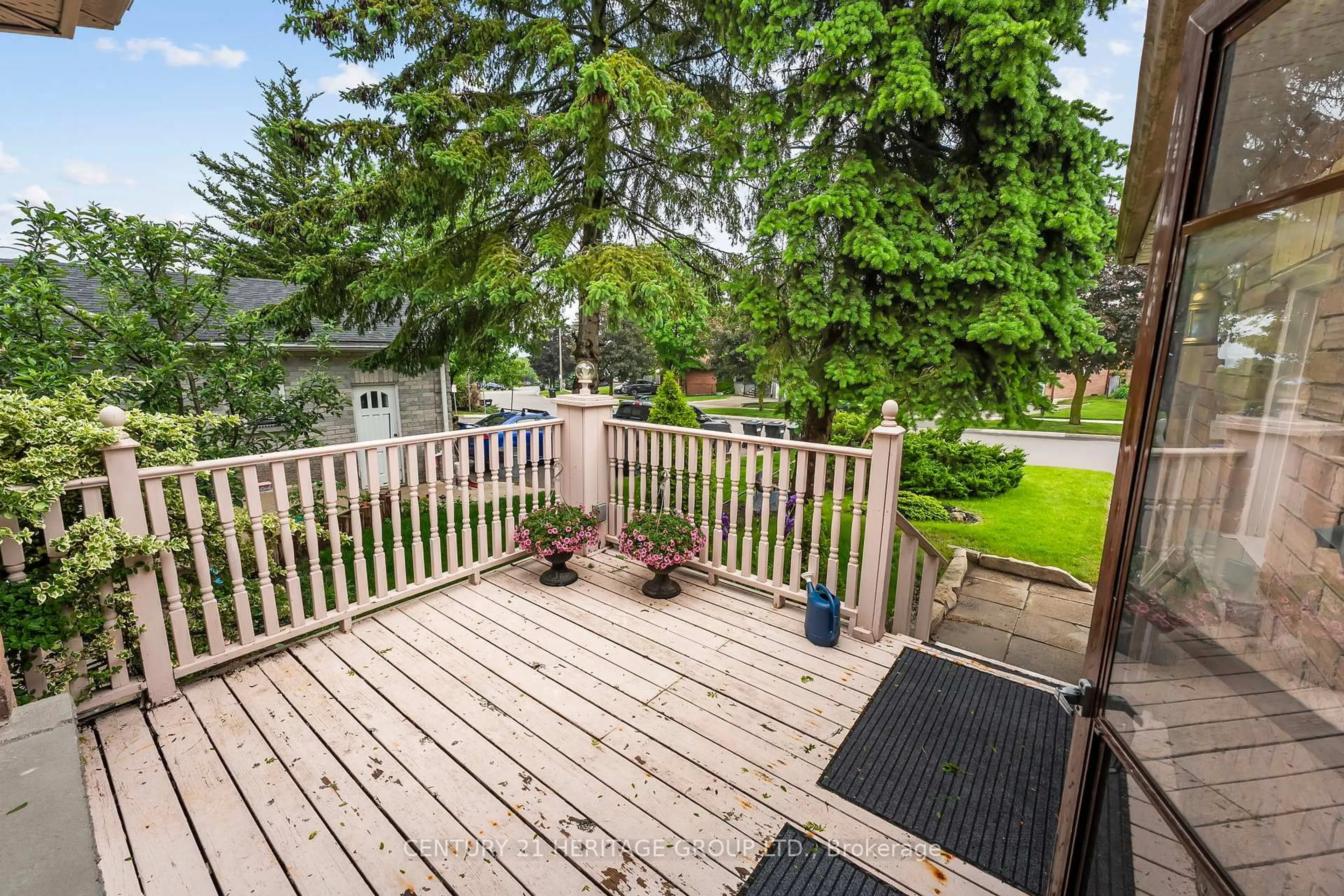 Patio, unknown for 26 Magani Ave, Bradford West Gwillimbury Ontario L3Z 2S7