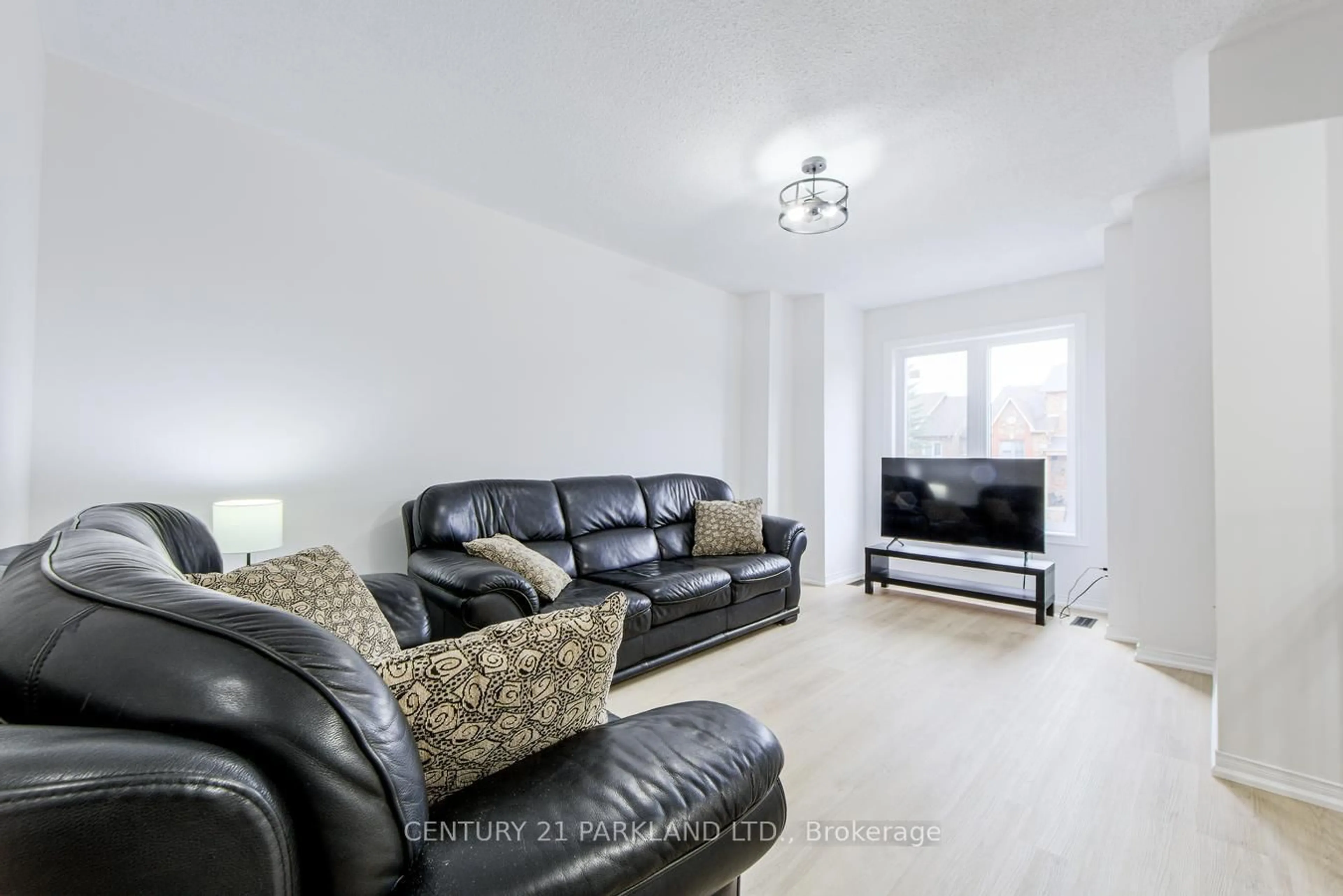 Living room with furniture, unknown for 26 Kelso Cres, Vaughan Ontario L6A 2C7