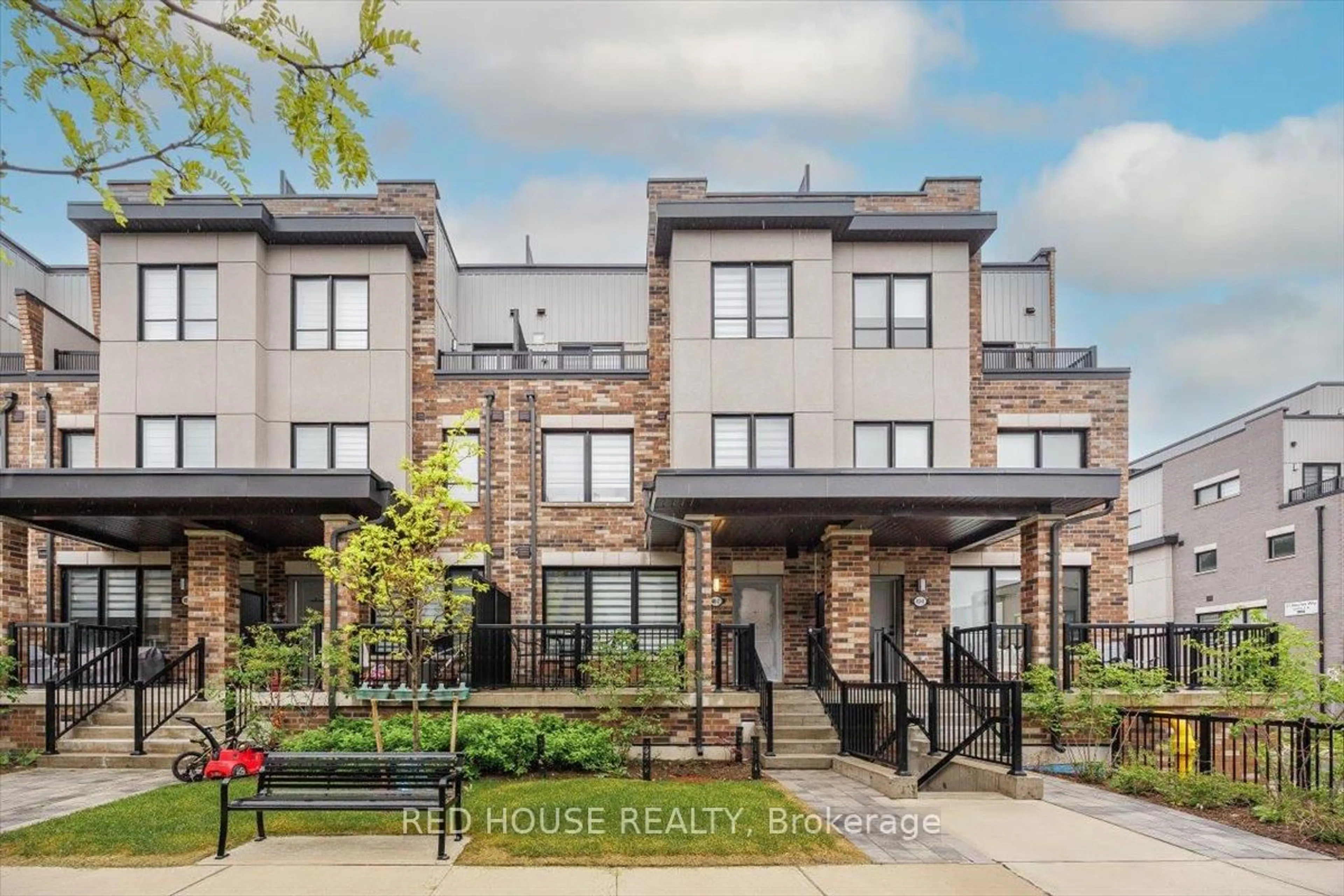 Home with brick exterior material, street for 40 Baynes Way #7, Bradford West Gwillimbury Ontario L3Z 4M4