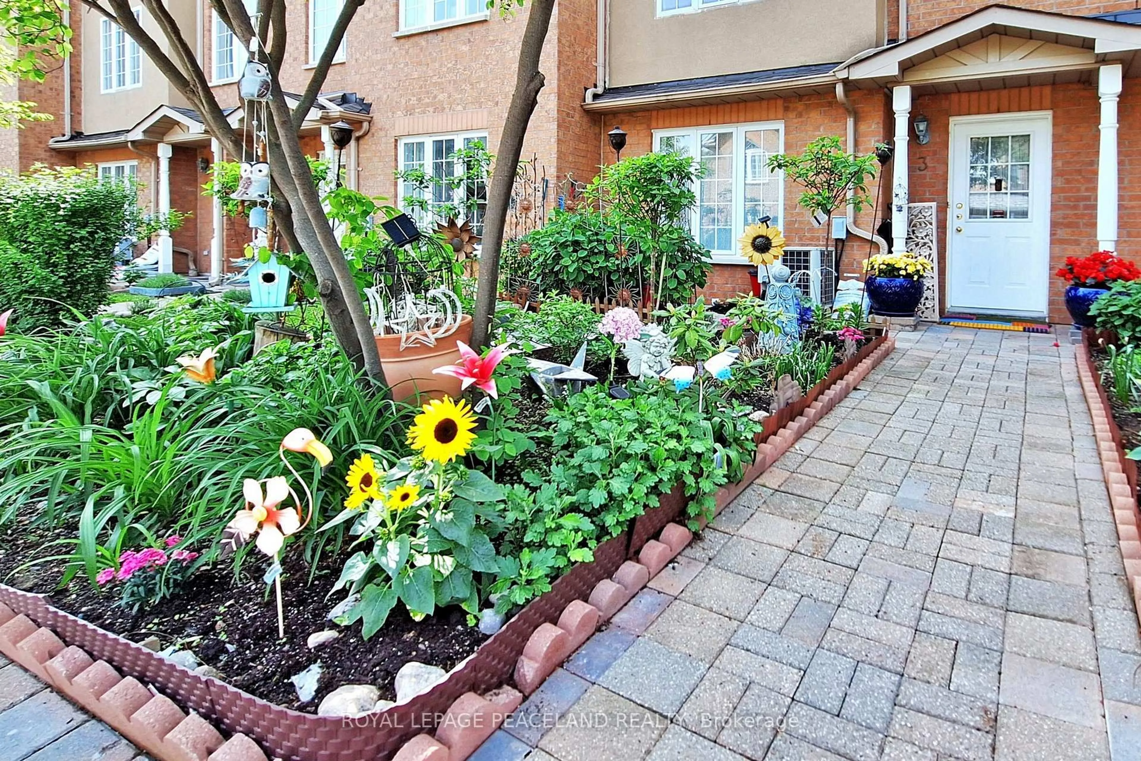 Patio, street for 15 St Moritz Way #3, Markham Ontario L3R 4G2
