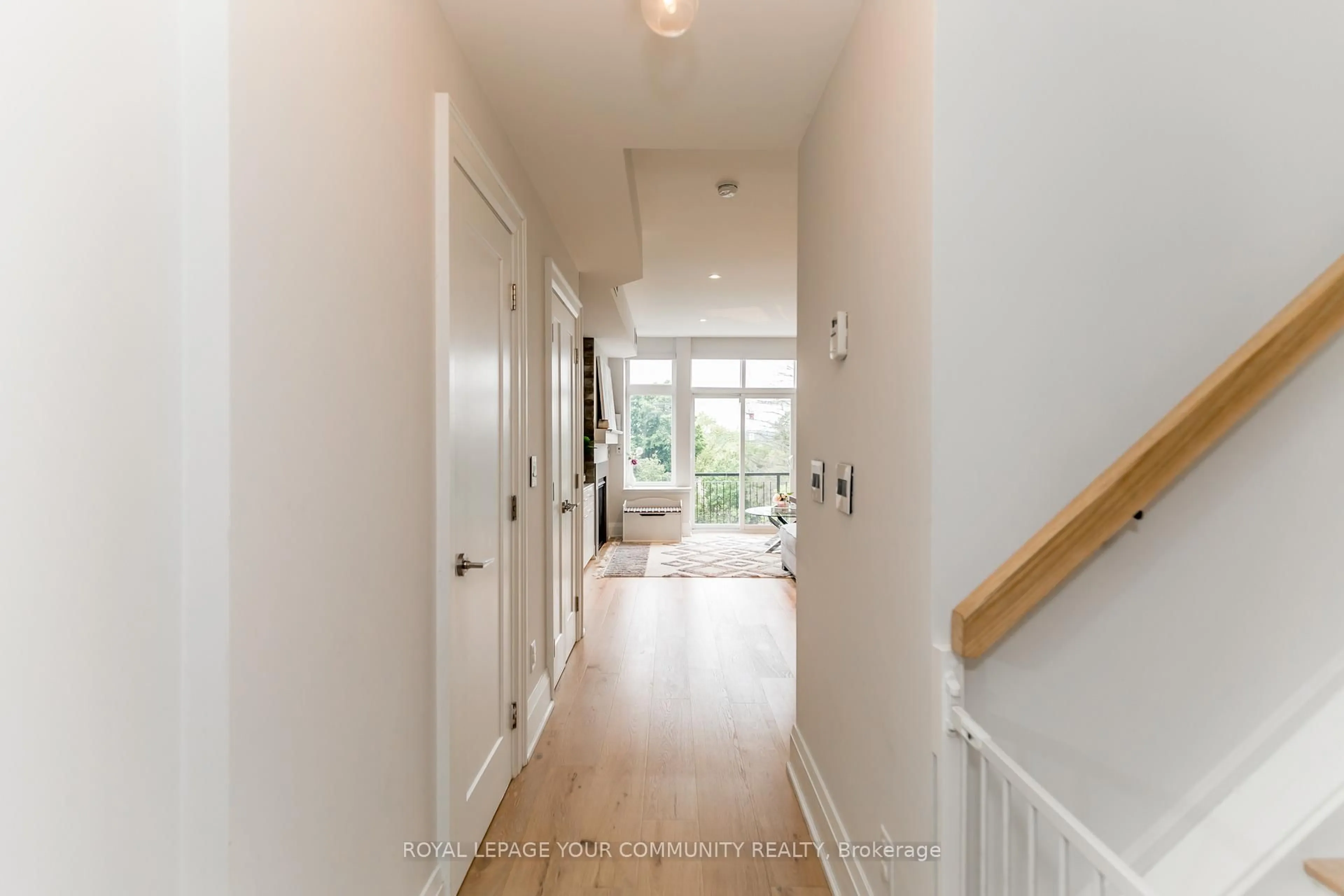 Indoor entryway for 64 Wells St #407, Aurora Ontario L4G 1S9