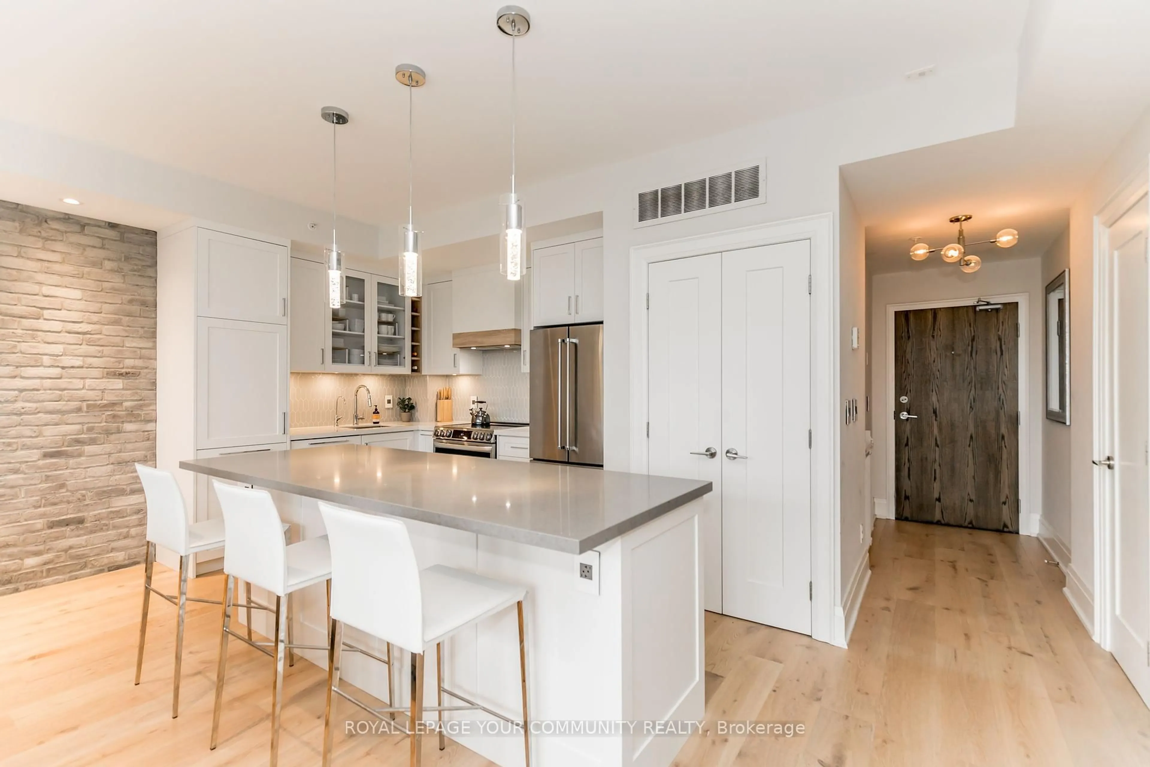 Open concept kitchen, unknown for 64 Wells St #407, Aurora Ontario L4G 1S9