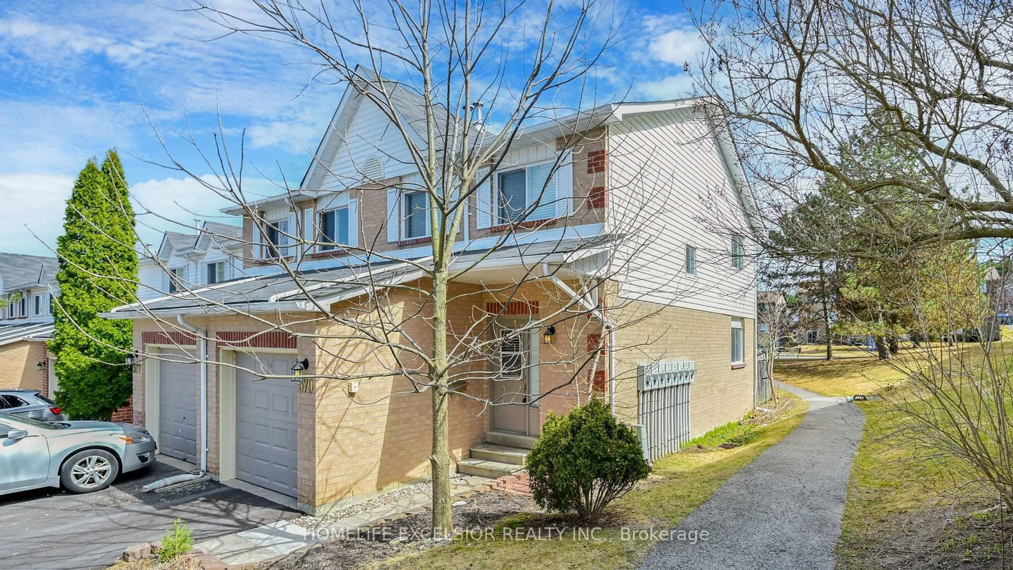 Unknown for 579 Gibney Cres #1, Newmarket Ontario L3X 1Y3