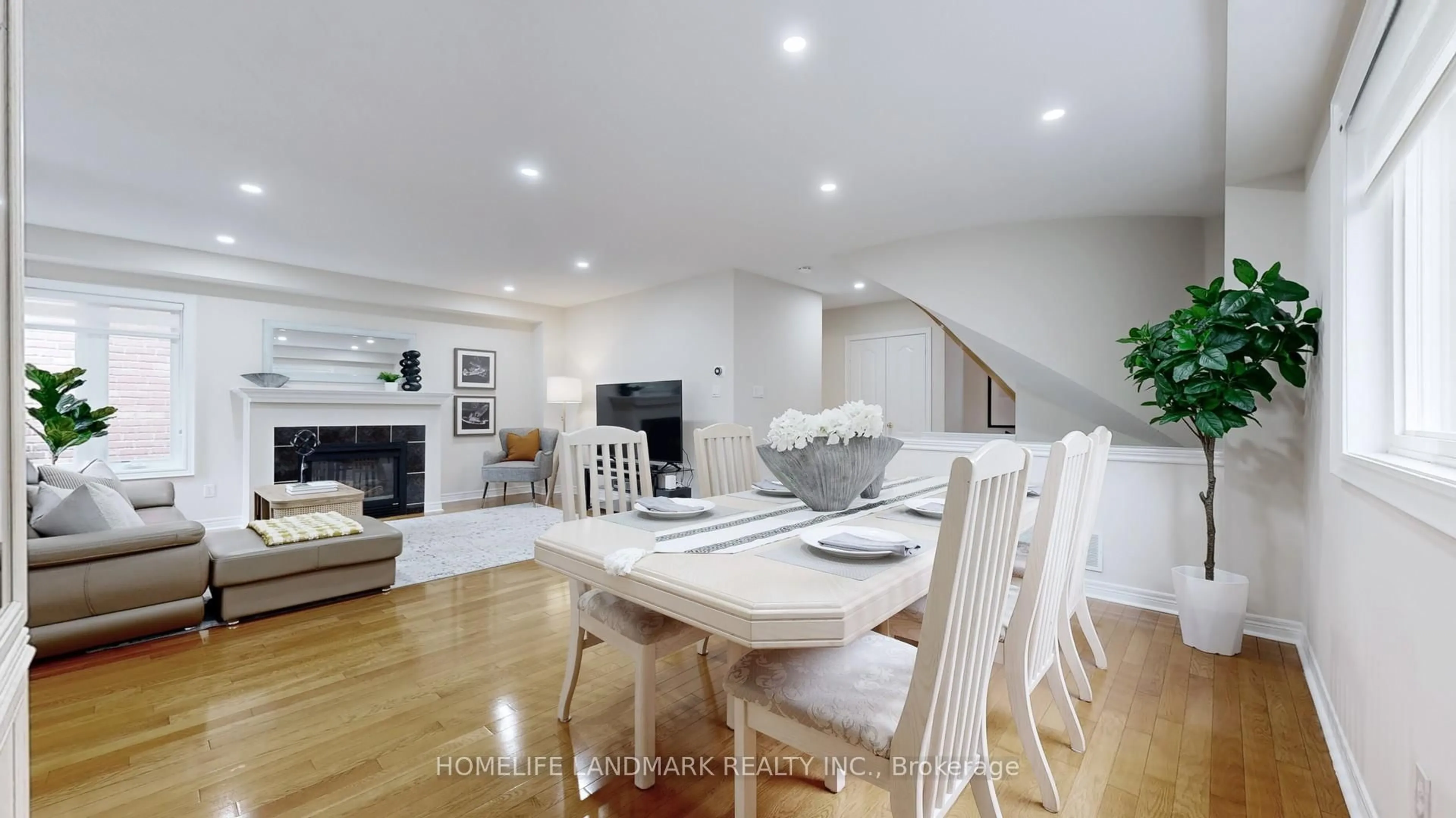 Dining room, wood/laminate floor for 42 Linda Margaret Cres, Richmond Hill Ontario L4S 2B6