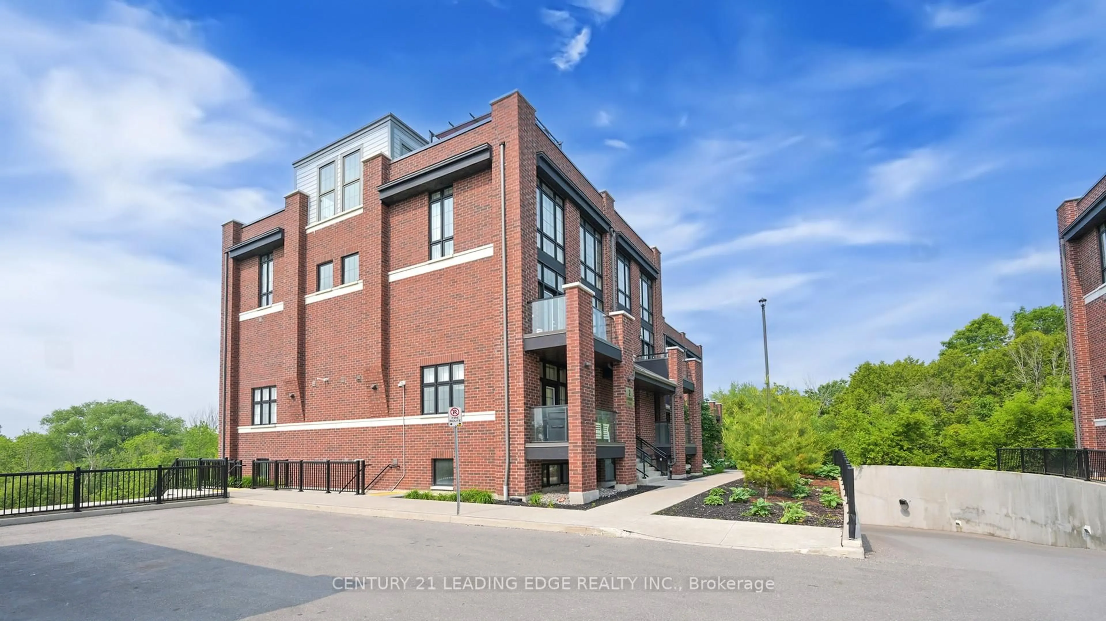 Home with brick exterior material, building for 2 Linsmore Pl #304, Whitchurch-Stouffville Ontario L4A 4T4