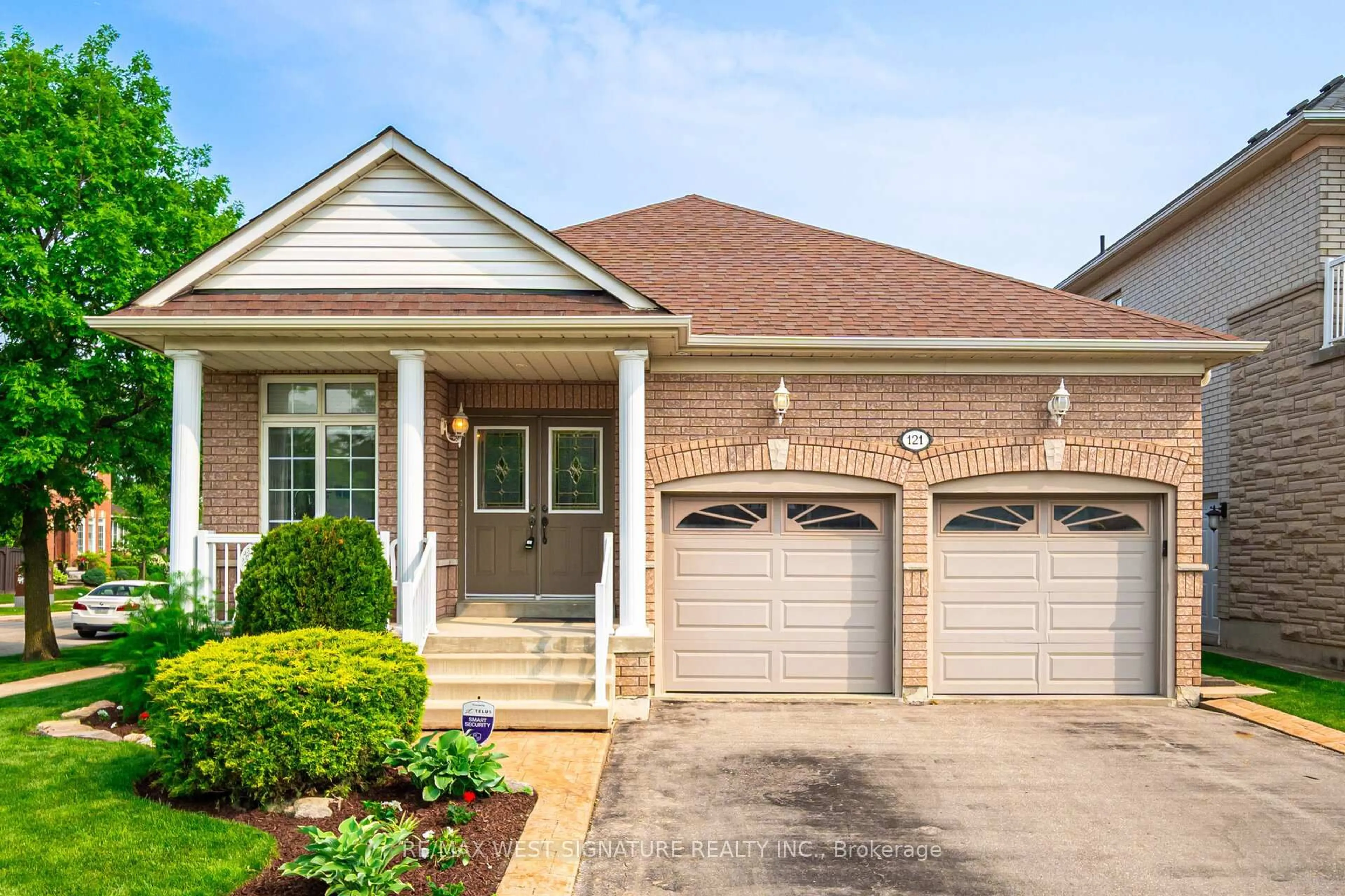 Home with brick exterior material, street for 121 Calera Cres, Vaughan Ontario L4H 1W1