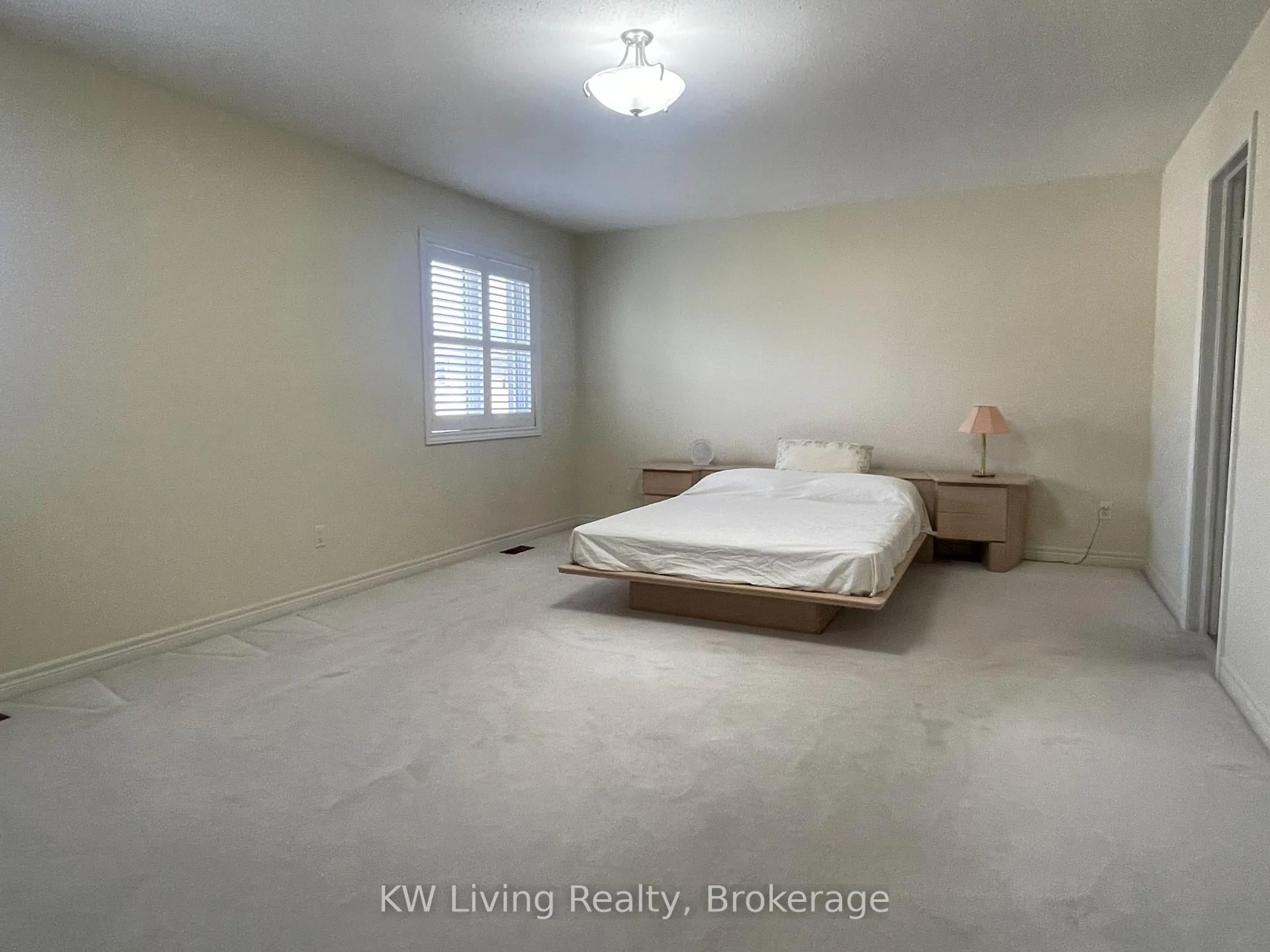 A pic of a room for 22 Briarglen Rd, Markham Ontario L6C 2Z6