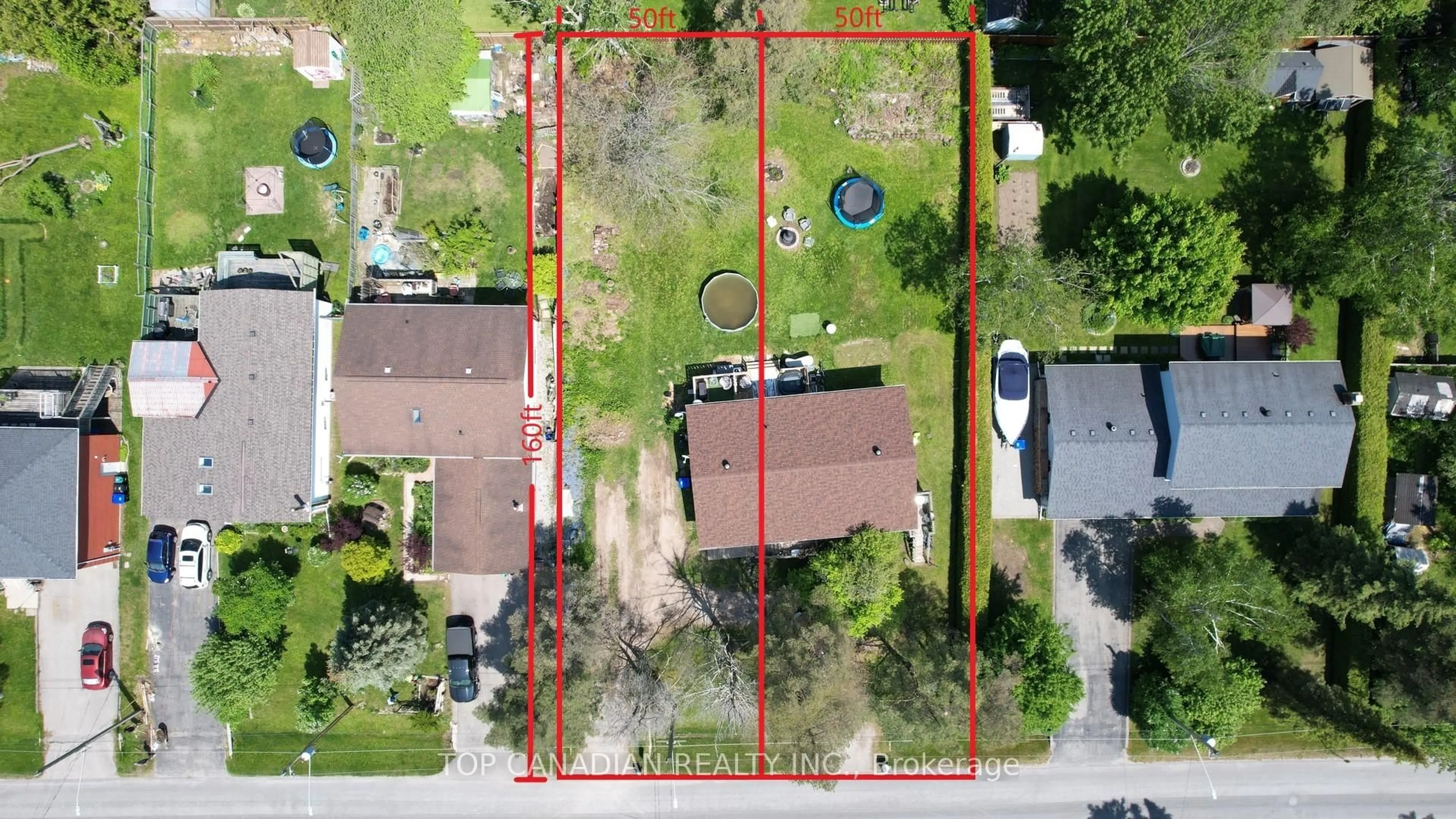 A pic from outside/outdoor area/front of a property/back of a property/a pic from drone, street for 772 Happy Vale Dr, Innisfil Ontario L9S 2E5