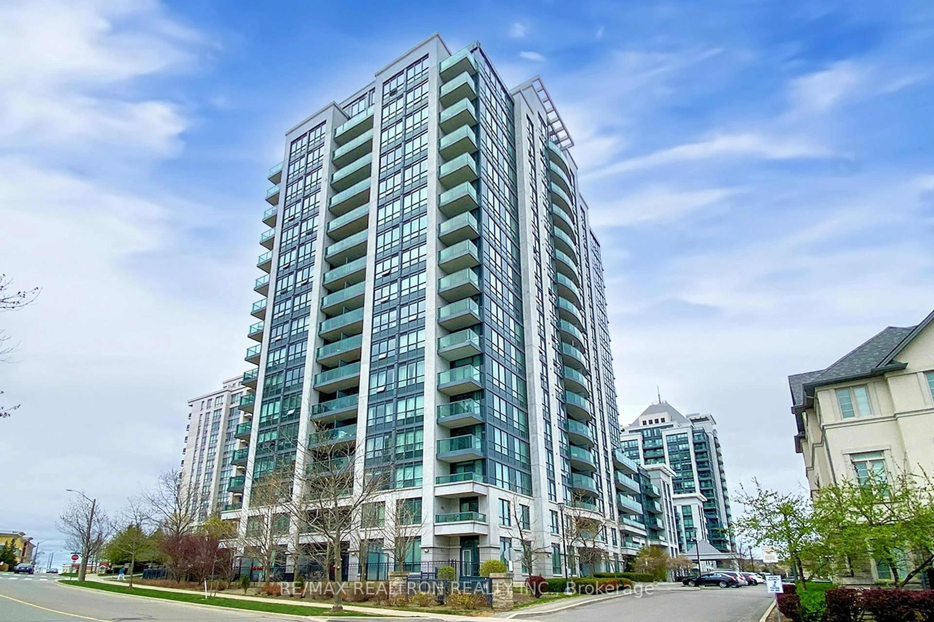 Unknown for 20 North Park Rd #321, Vaughan Ontario L4J 0G7