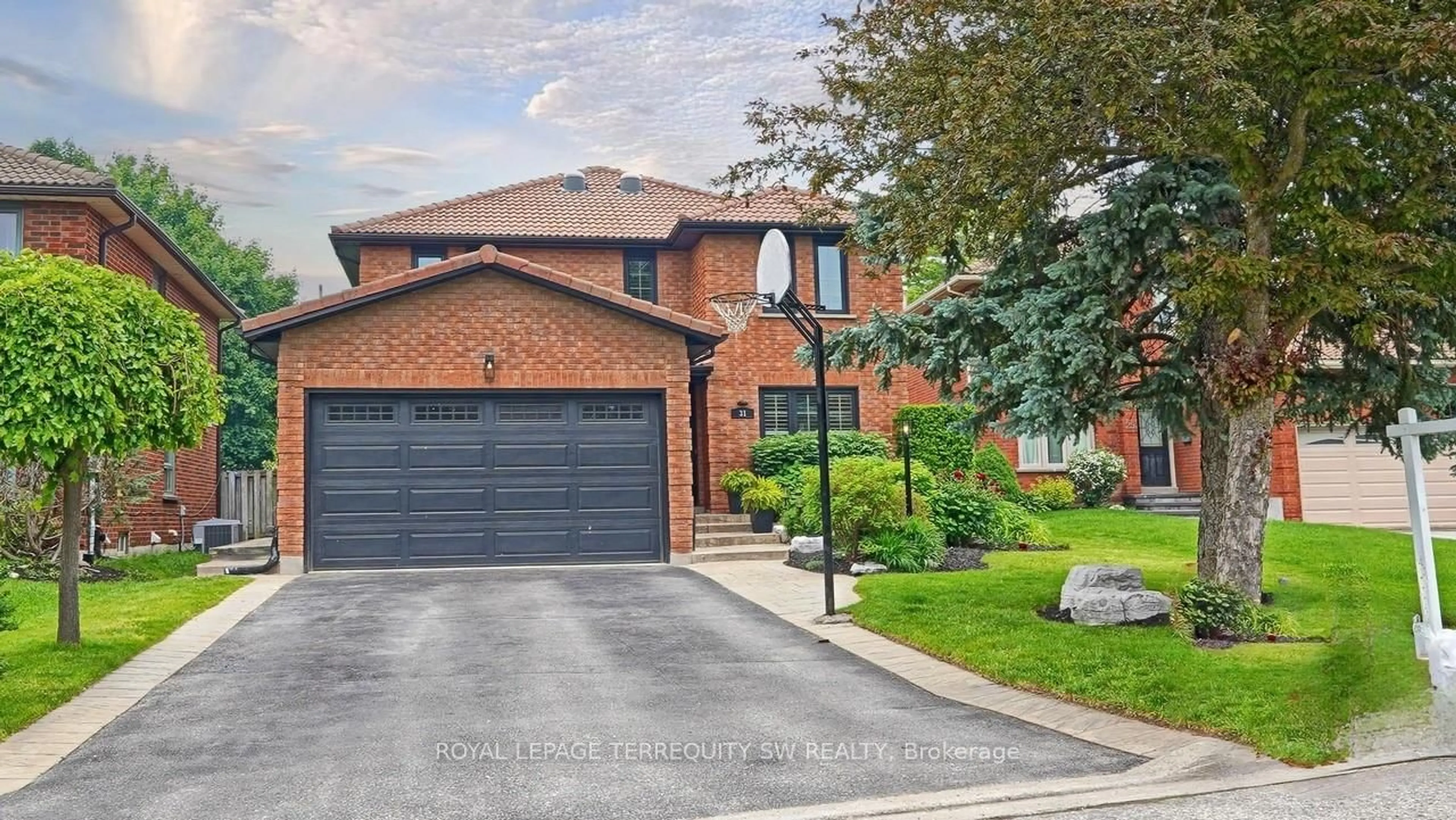 Home with brick exterior material, street for 31 Bryant Rd, Markham Ontario L3P 5Y7