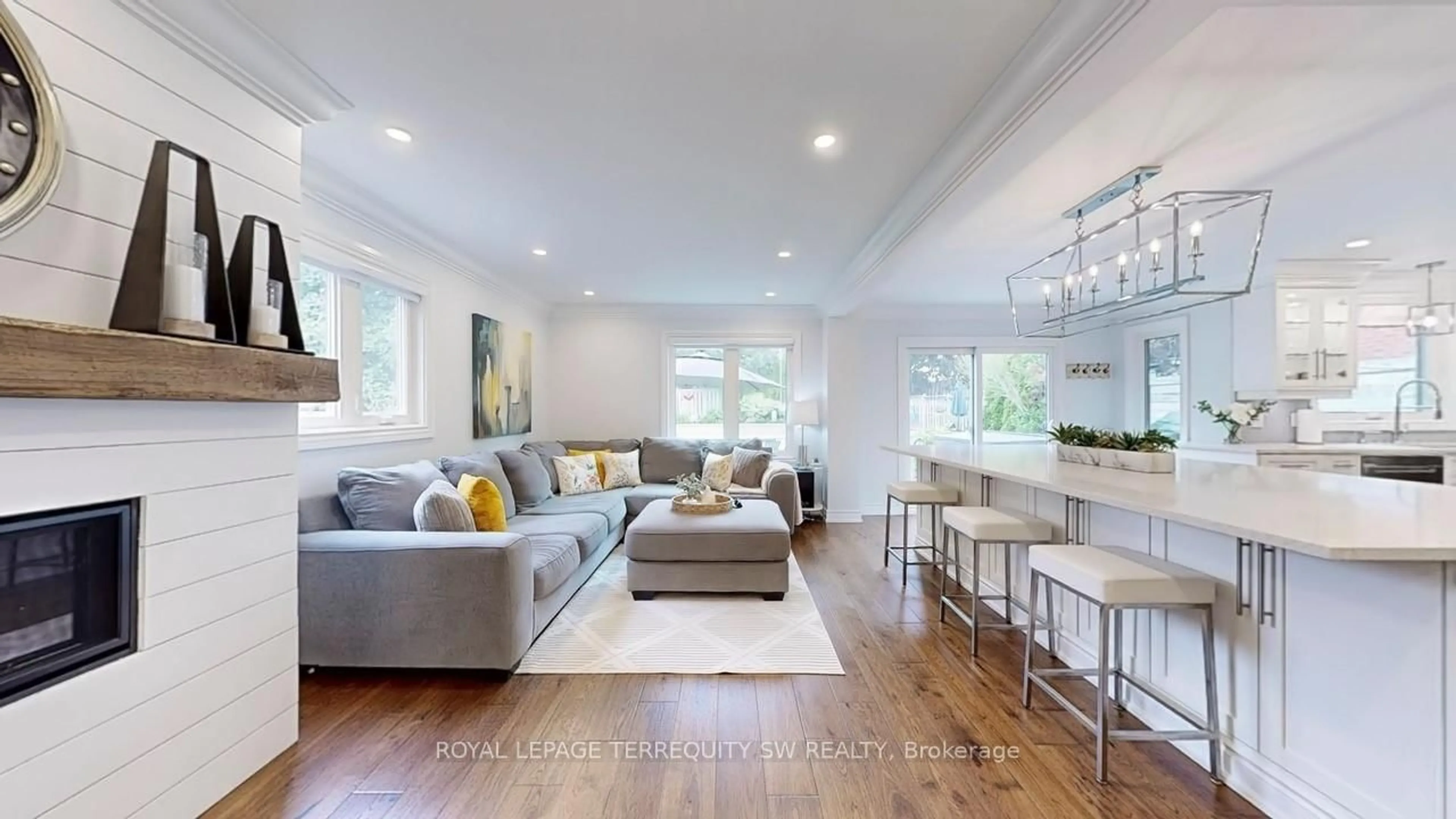Living room with furniture, unknown for 31 Bryant Rd, Markham Ontario L3P 5Y7
