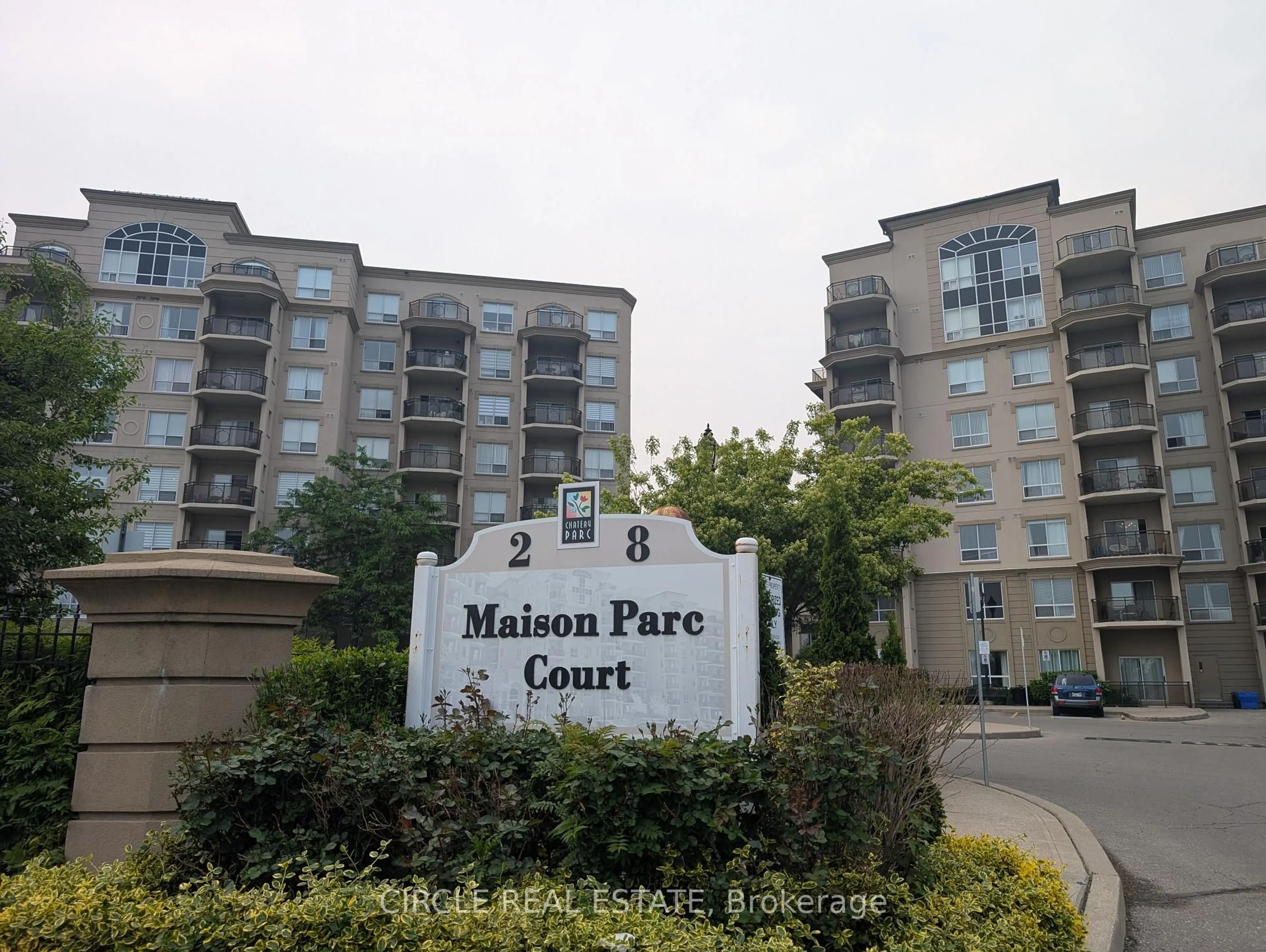 Unknown for 8 Maison Parc Crt, Vaughan Ontario L4J 9K5