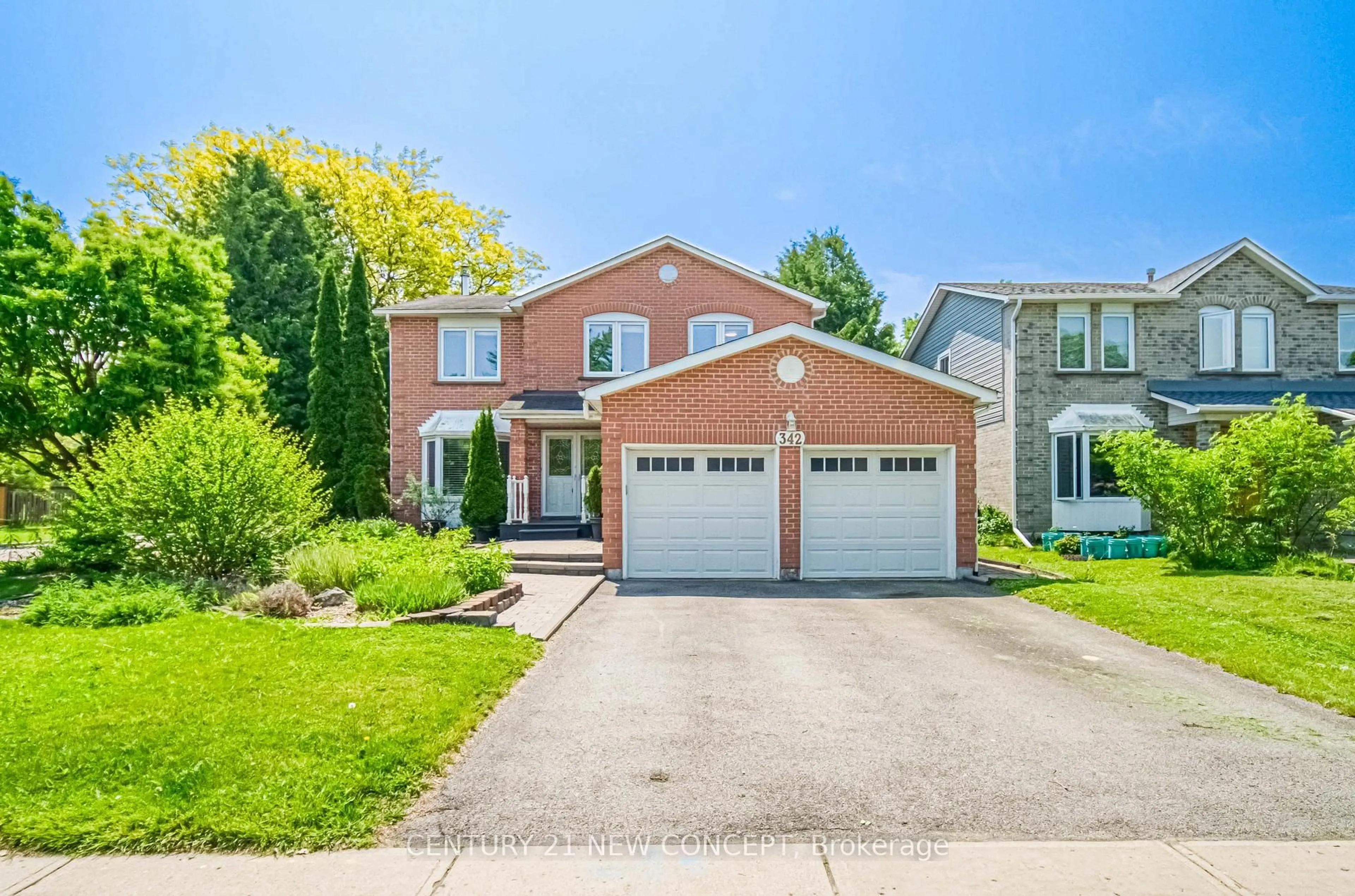 Home with brick exterior material, street for 342 Bristol Rd, Newmarket Ontario L3Y 7Z9