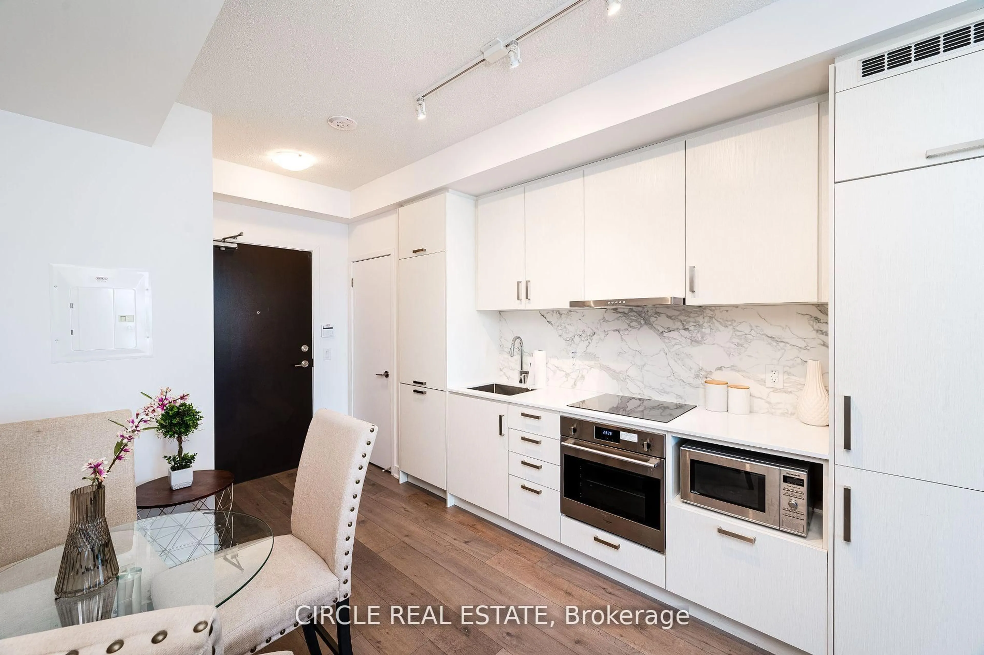 Open concept kitchen, unknown for 60 Honeycrisp Cres #1219, Vaughan Ontario L4K 0N5