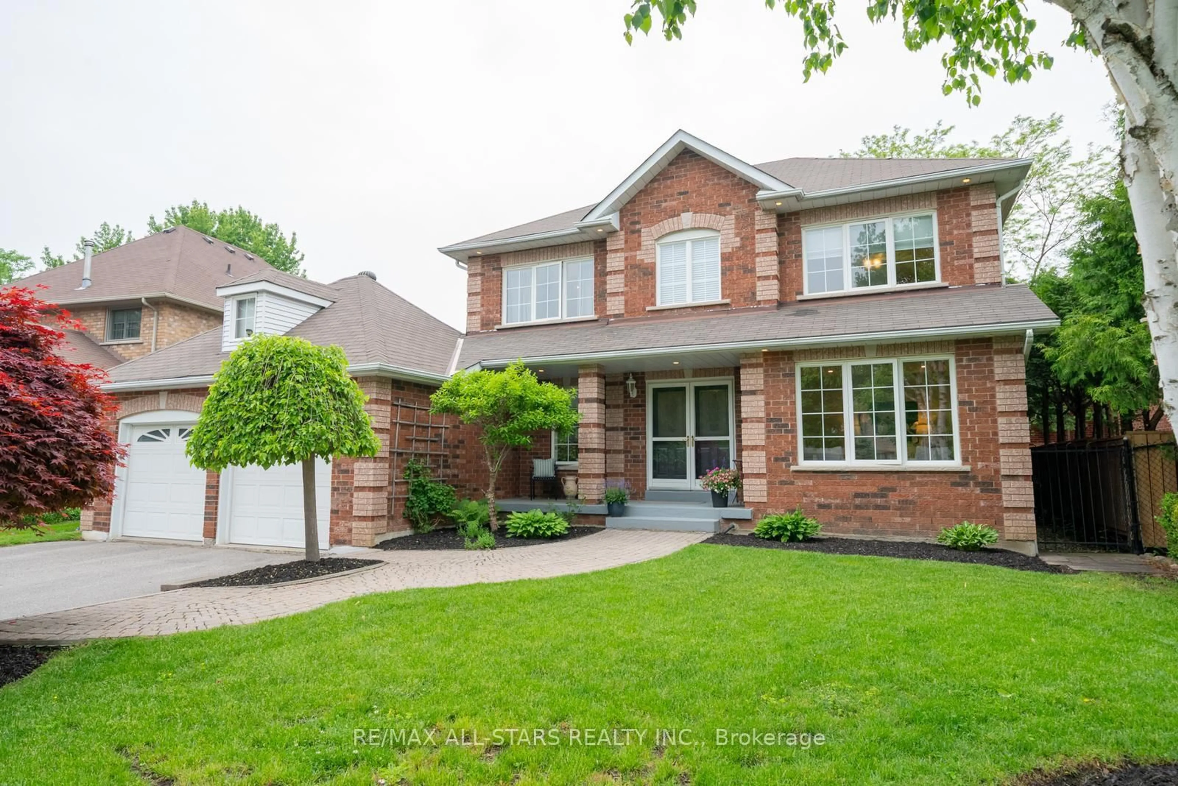 Home with brick exterior material, street for 150 Park Dr, Whitchurch-Stouffville Ontario L4A 1J6